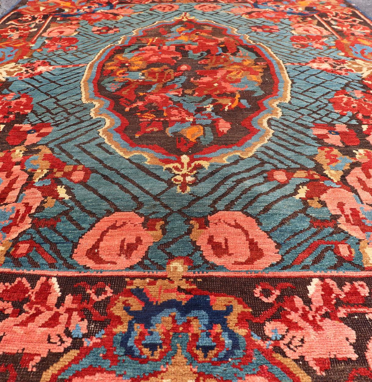 Antique Caucasian Kuba Rug with a Central Floral Medallion For Sale 3