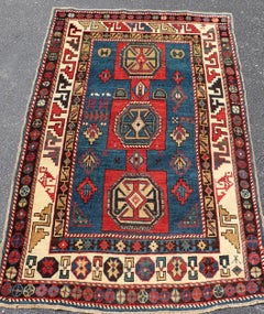 Antiker kaukasischer Kuba-Teppich mit geometrischem Medaillon-Stammesmuster