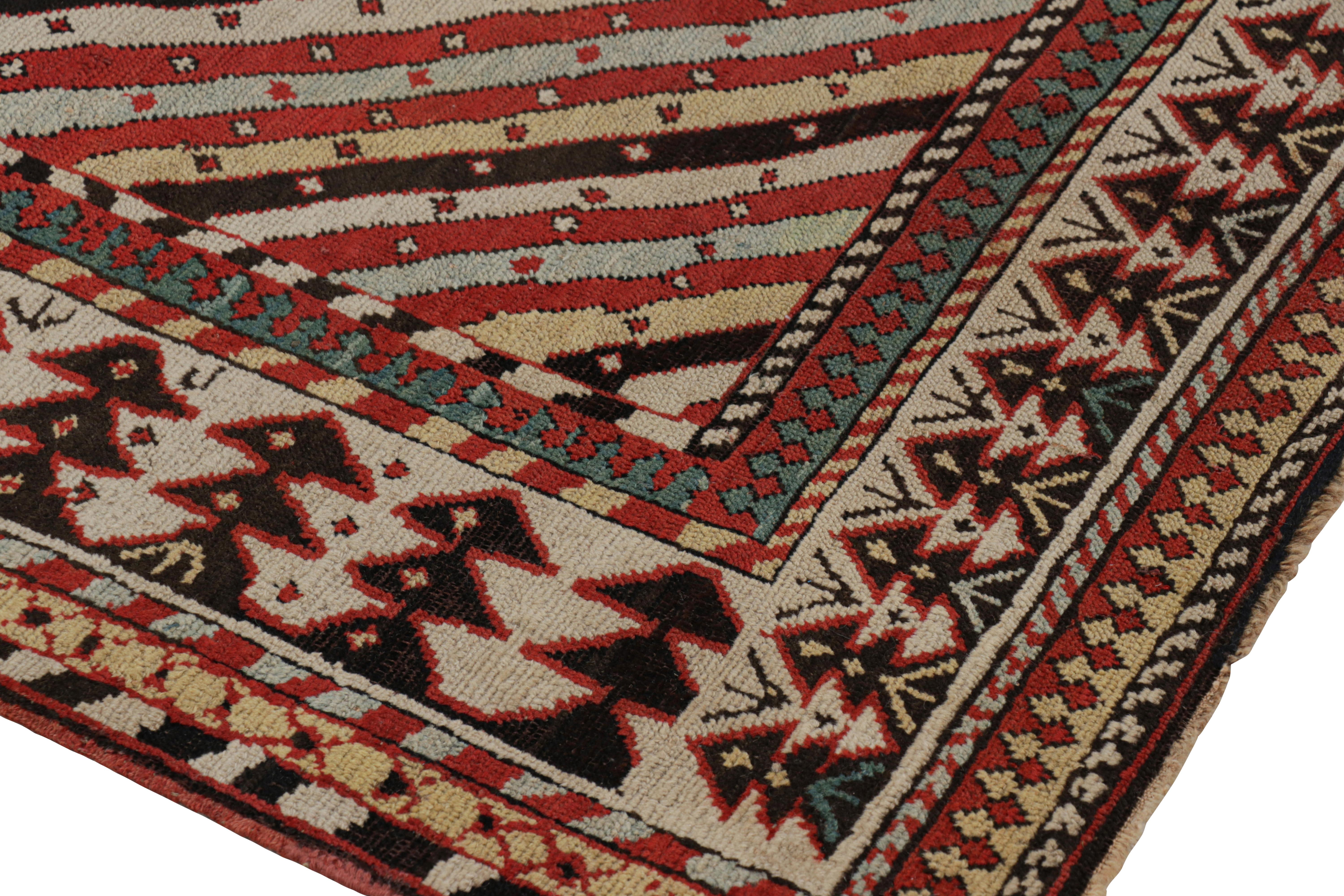 Antiker kaukasischer Kuba-Läufer mit geometrischen Mustern, von Rug & Kilim (Frühes 20. Jahrhundert) im Angebot