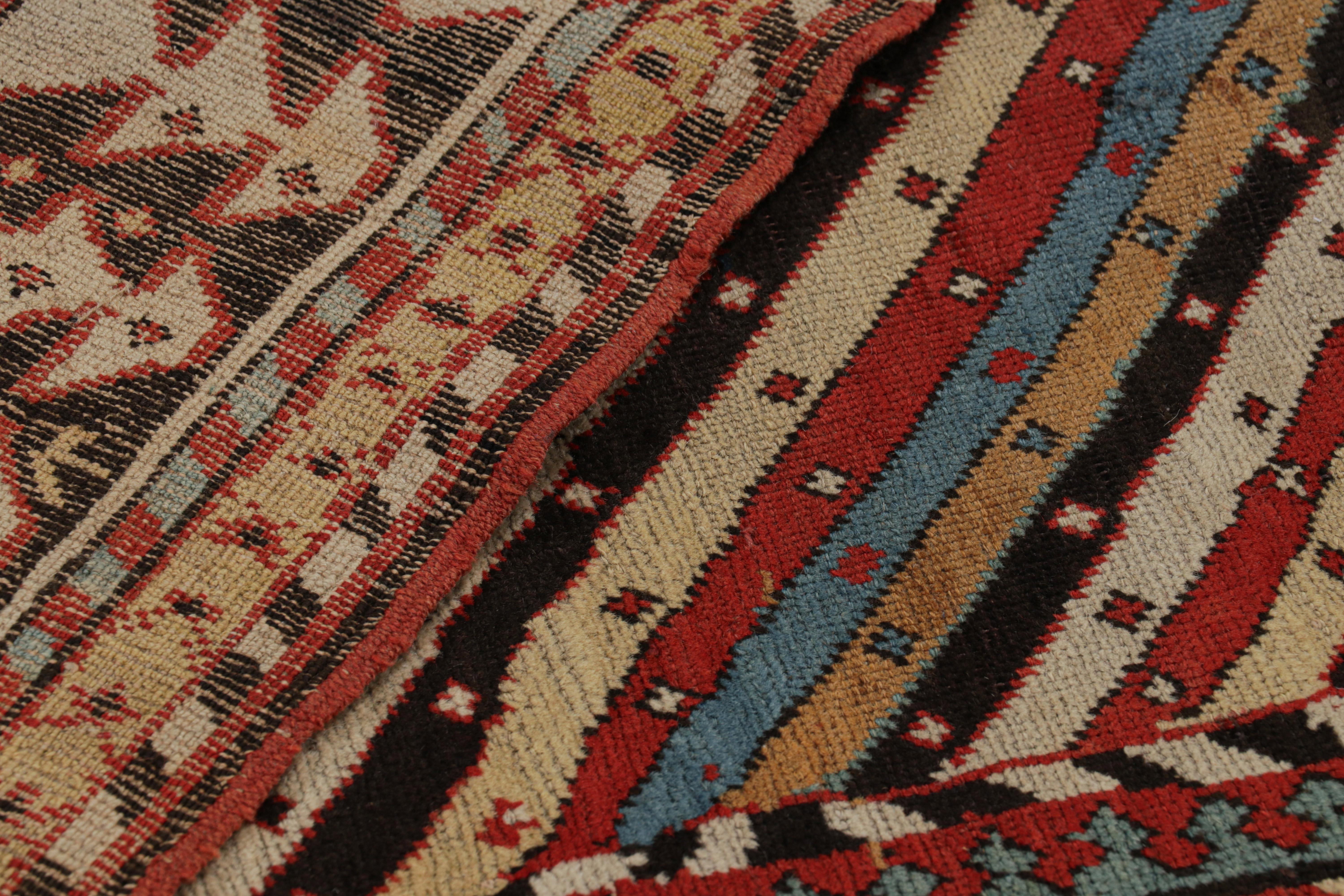 Antiker kaukasischer Kuba-Läufer mit geometrischen Mustern, von Rug & Kilim (Wolle) im Angebot