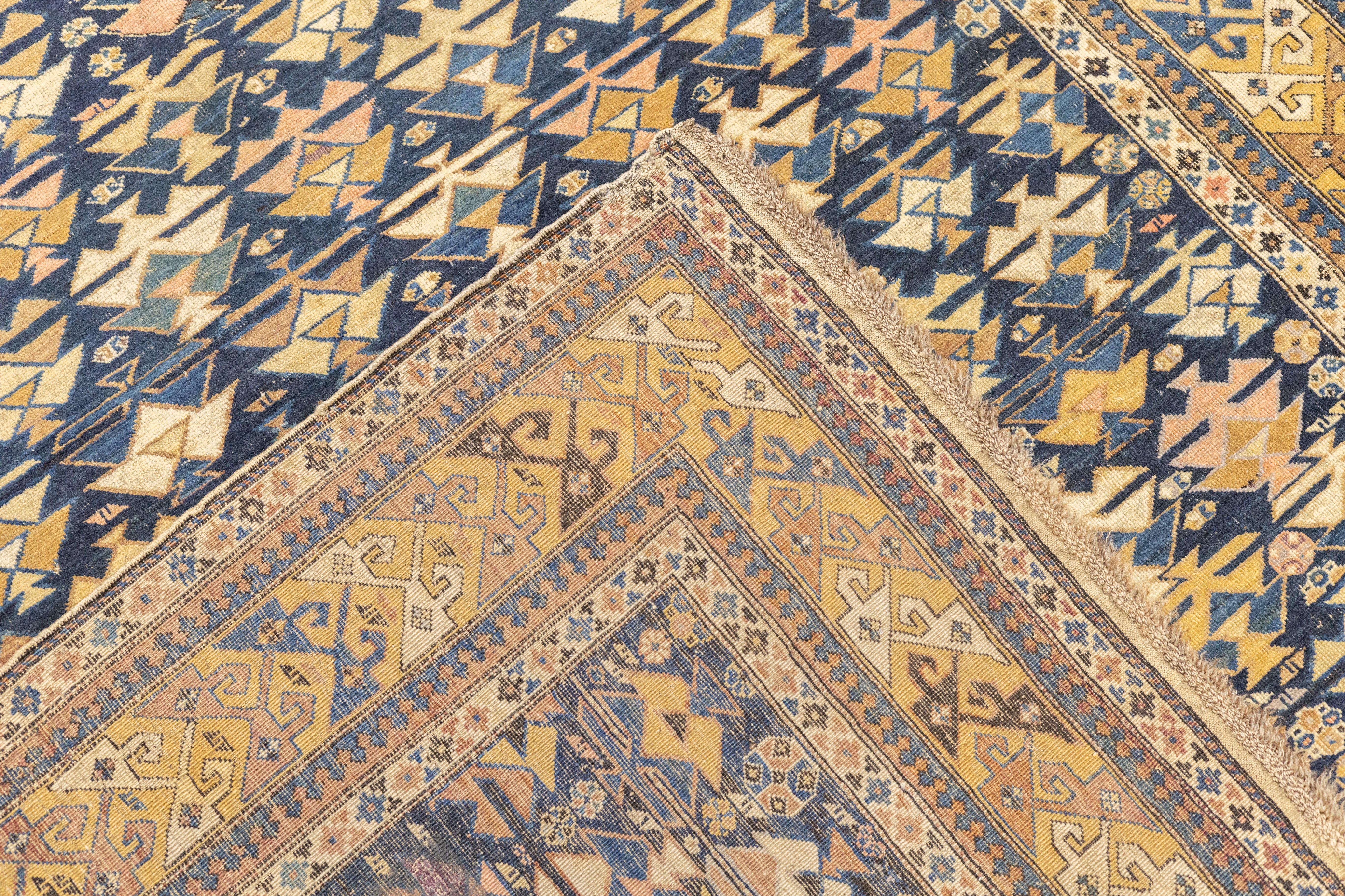 Tapis Kuba Shirvan caucasien ancien 4'5'' x 5'1' en vente 4