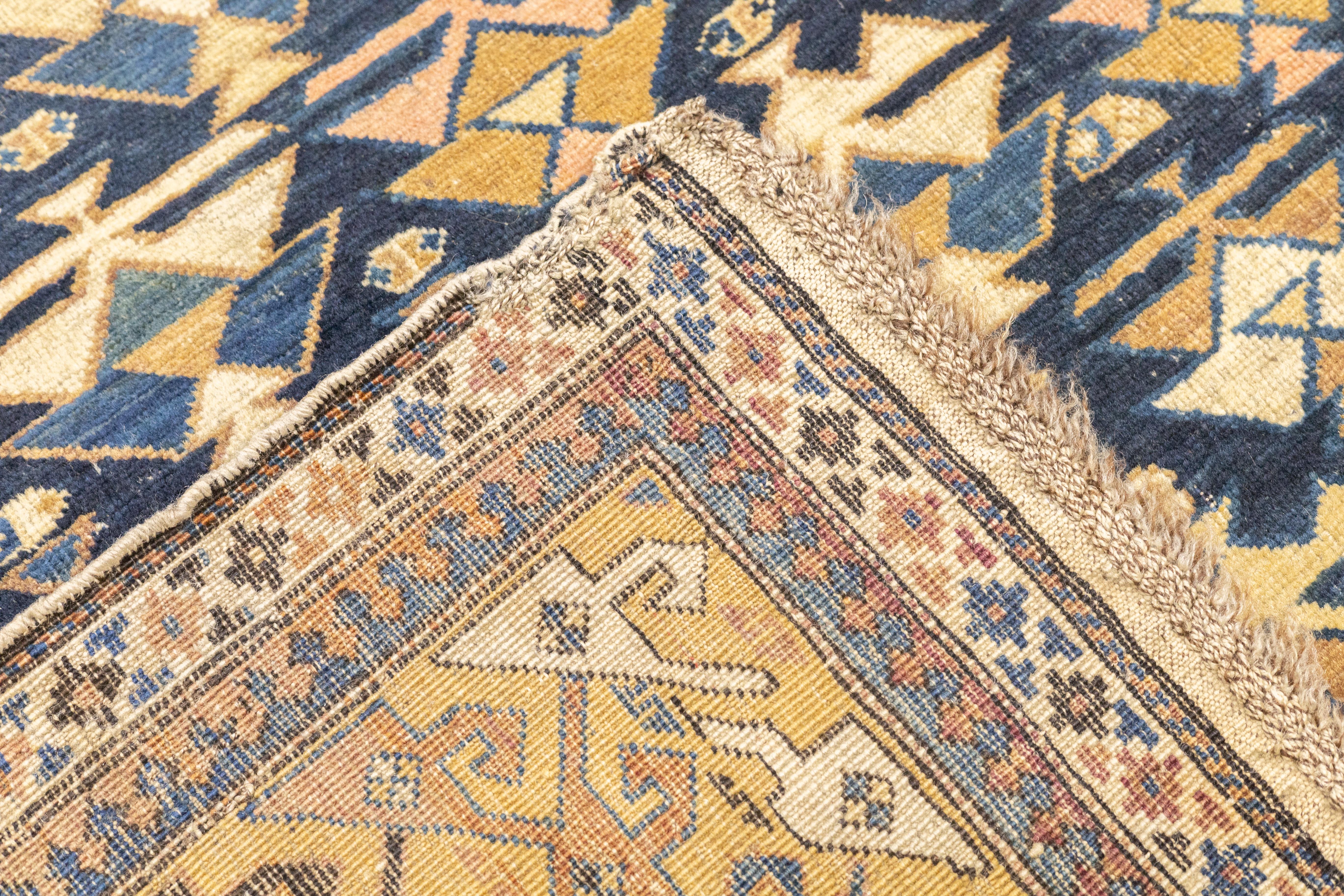 Tapis Kuba Shirvan caucasien ancien 4'5'' x 5'1' en vente 5
