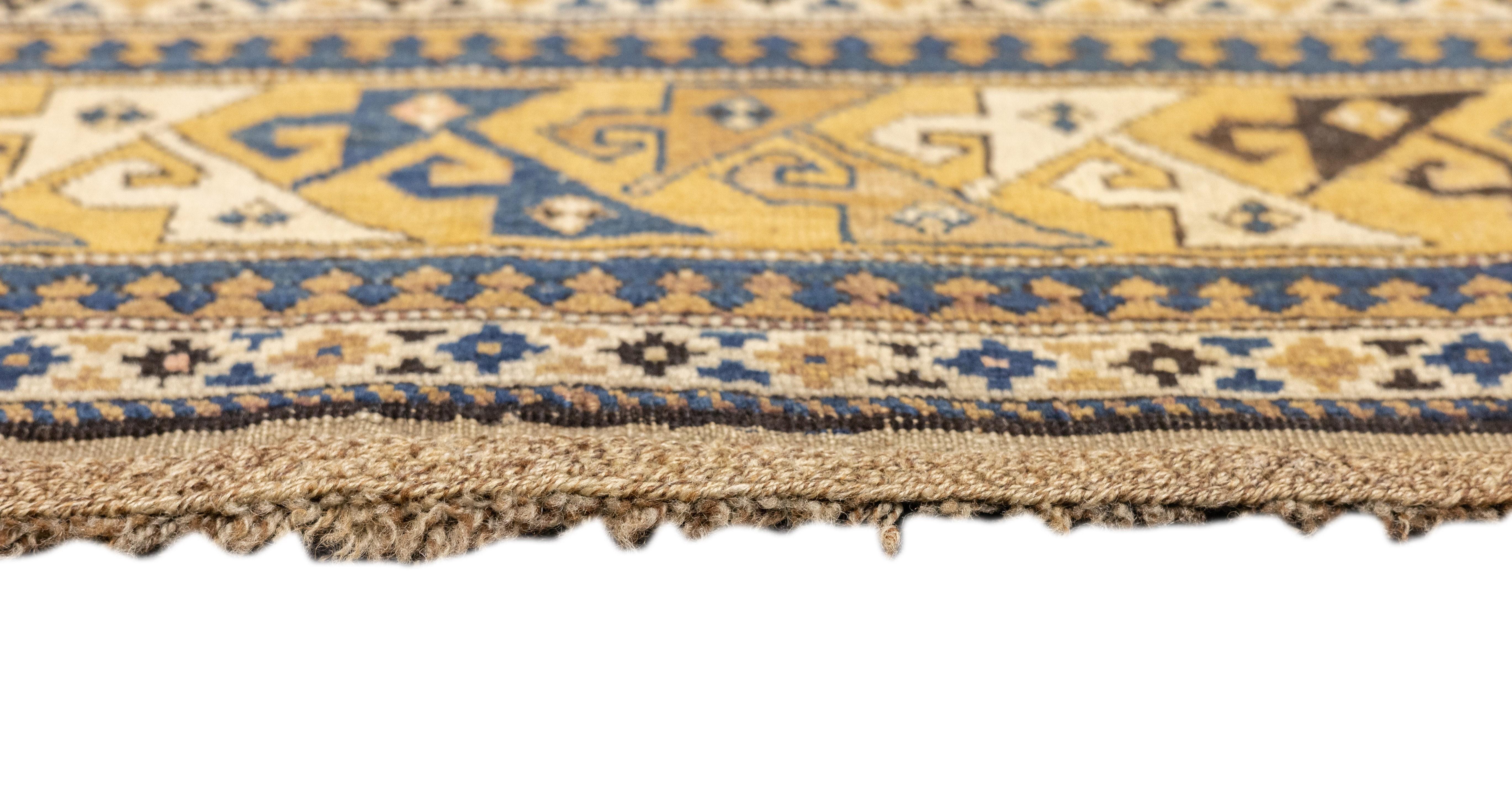 Tapis Kuba Shirvan caucasien ancien 4'5'' x 5'1' Bon état - En vente à New York, NY