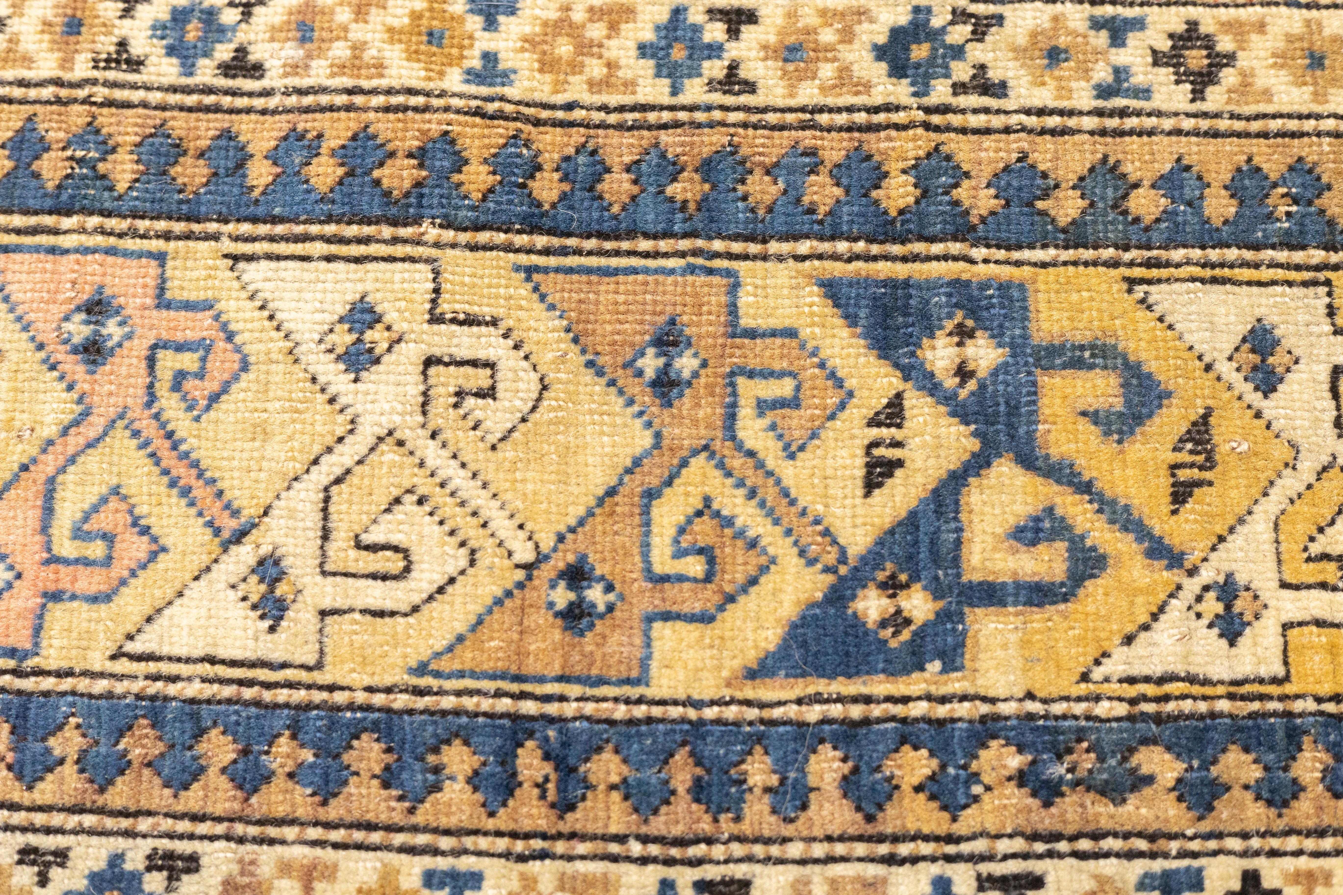 Tapis Kuba Shirvan caucasien ancien 4'5'' x 5'1' en vente 1