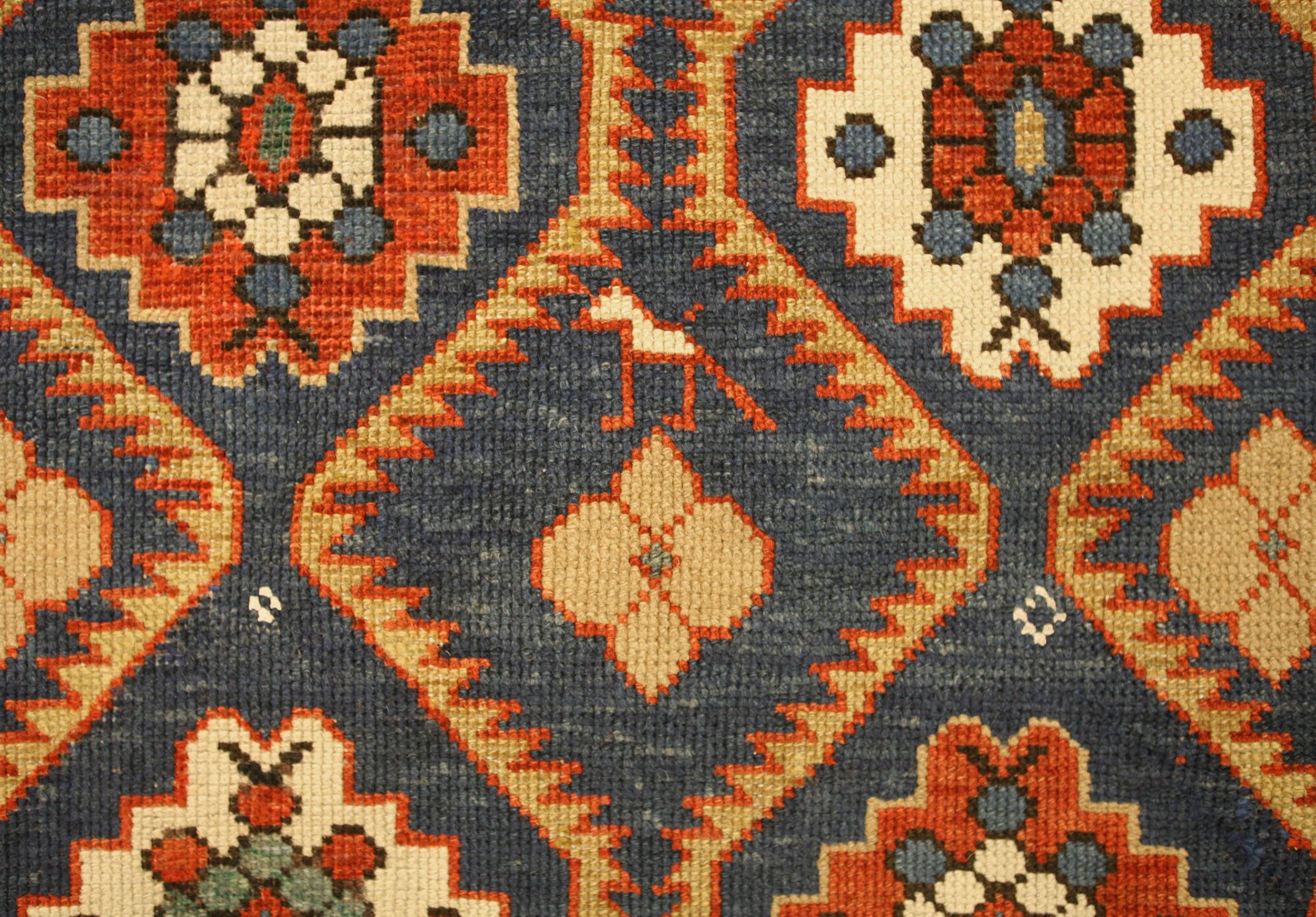 Antique Caucasian Large-Scale Lattice Design Shirvan Wool Rug, 1880-1900 In Good Condition For Sale In Ferrara, IT