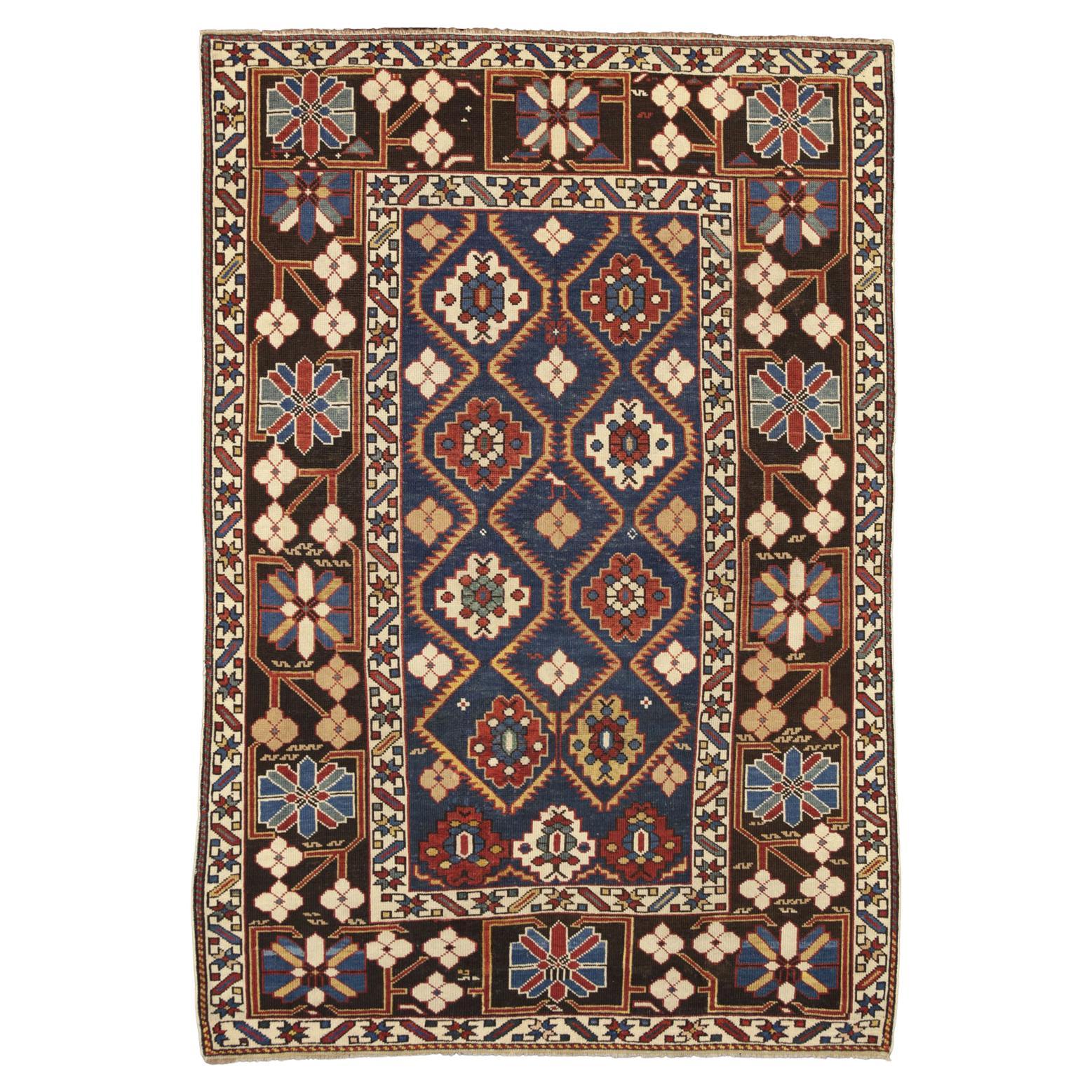 Tapis caucasien ancien à grande échelle en laine Shirvan à motif de treillis, 1880-1900 en vente