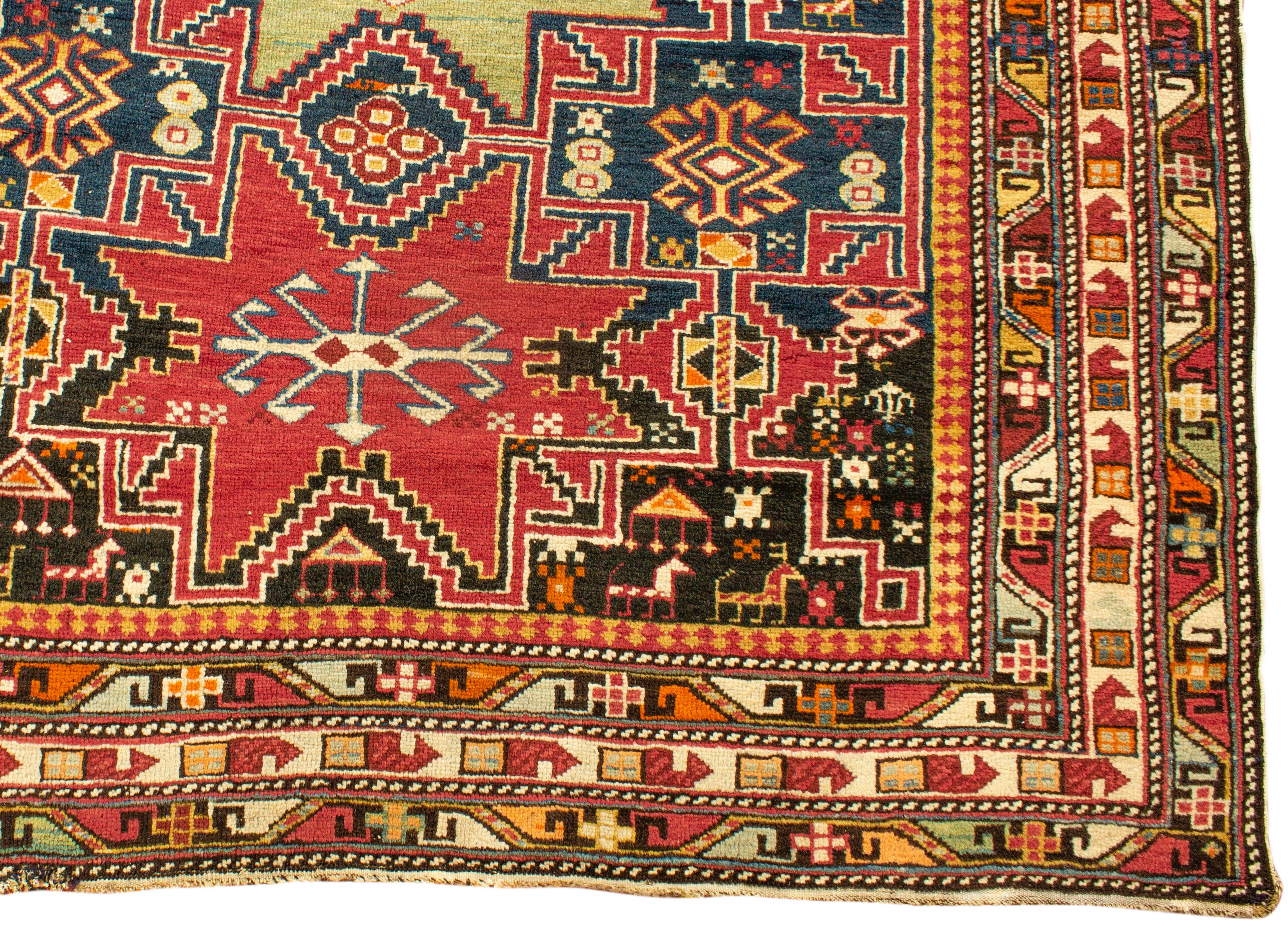 Antiker kaukasischer Lesghi-Teppich, um 1880  4' x 5'2 m (Kaukasisch) im Angebot