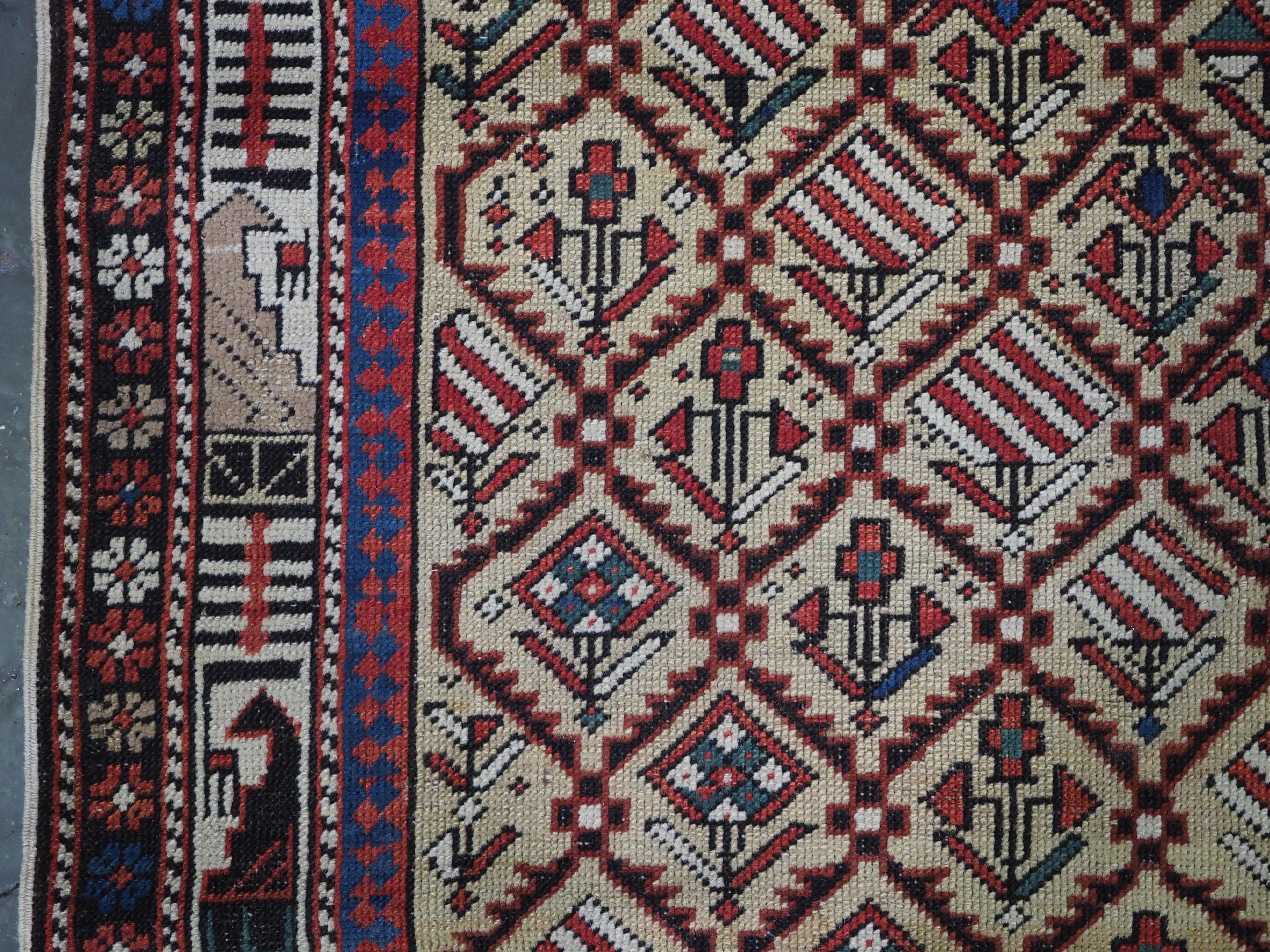 Asiatique Ancien tapis de prière caucasien Marasali de la rare couleur de fond 