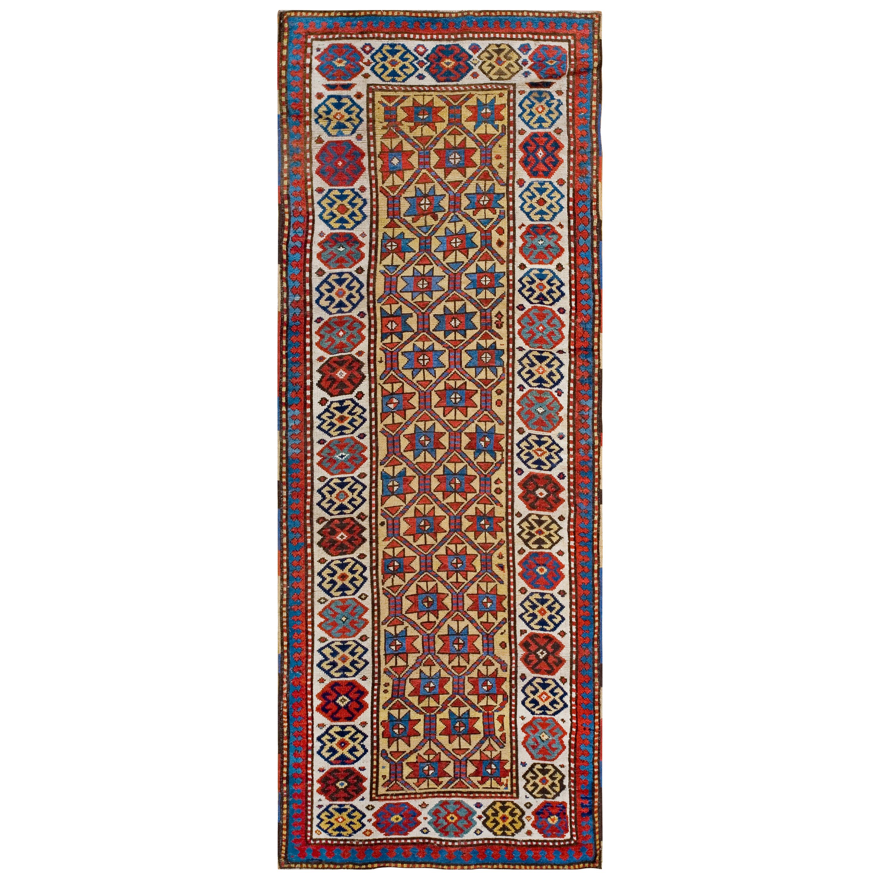 Kaukasischer Moghan-Teppich des 19. Jahrhunderts ( 3'2" x 8'10" - 97 x 269") im Angebot