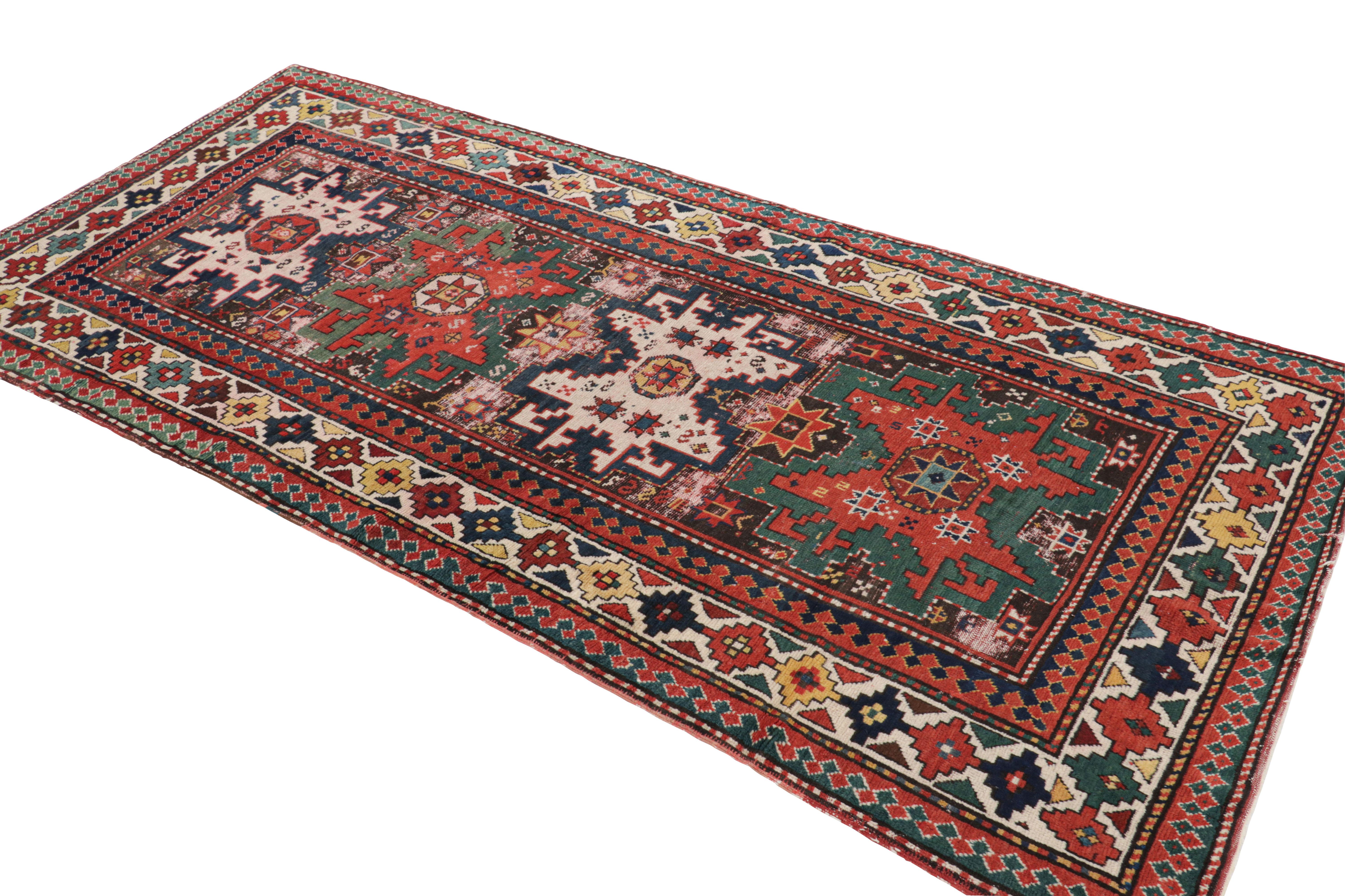 Alfombra antigua caucásica multicolor con medallones de estrellas Lesghi - Rug & Kilim Anudado a mano en venta