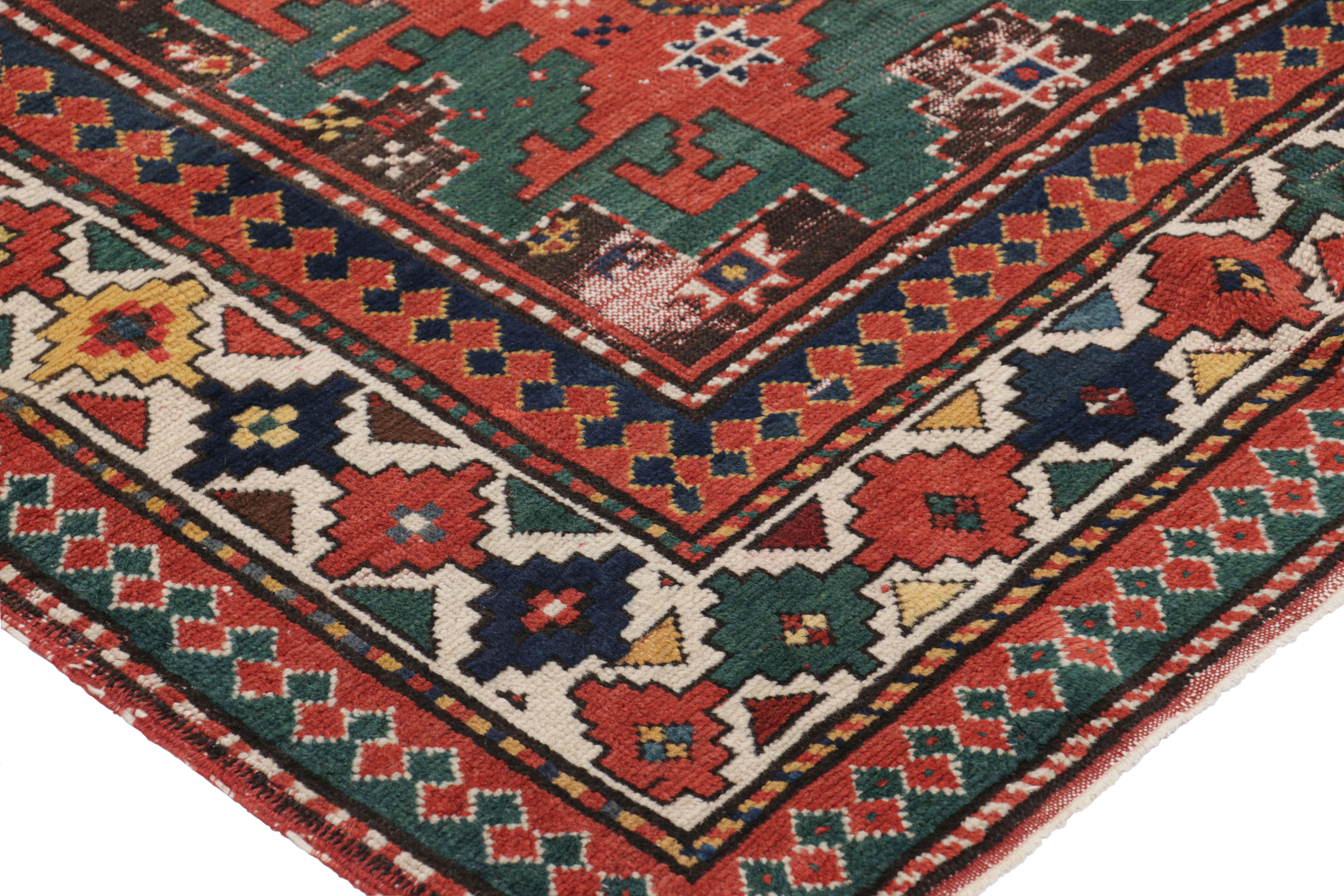 Alfombra antigua caucásica multicolor con medallones de estrellas Lesghi - Rug & Kilim Fines del siglo XIX en venta