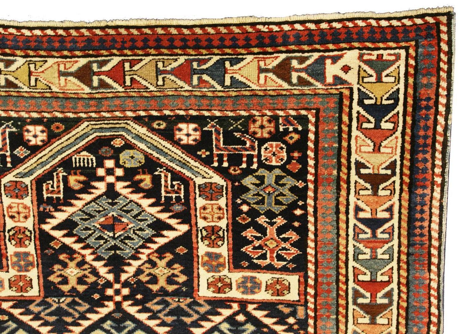Antiker kaukasischer Akstafa-Teppich aus Wolle in Marineblau, um 1880 (Kaukasisch) im Angebot