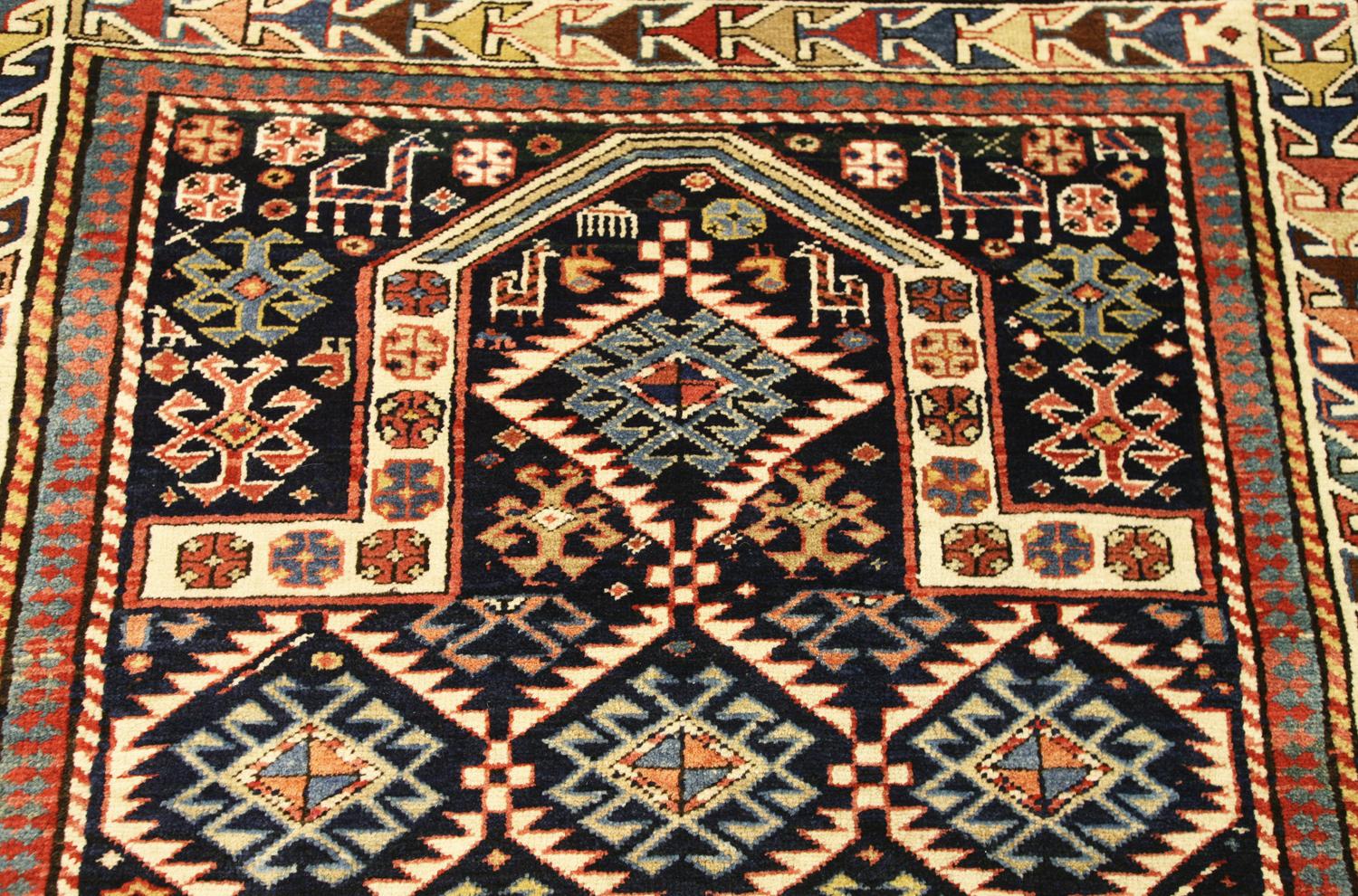 Antiker kaukasischer Akstafa-Teppich aus Wolle in Marineblau, um 1880 im Zustand „Gut“ im Angebot in Ferrara, IT