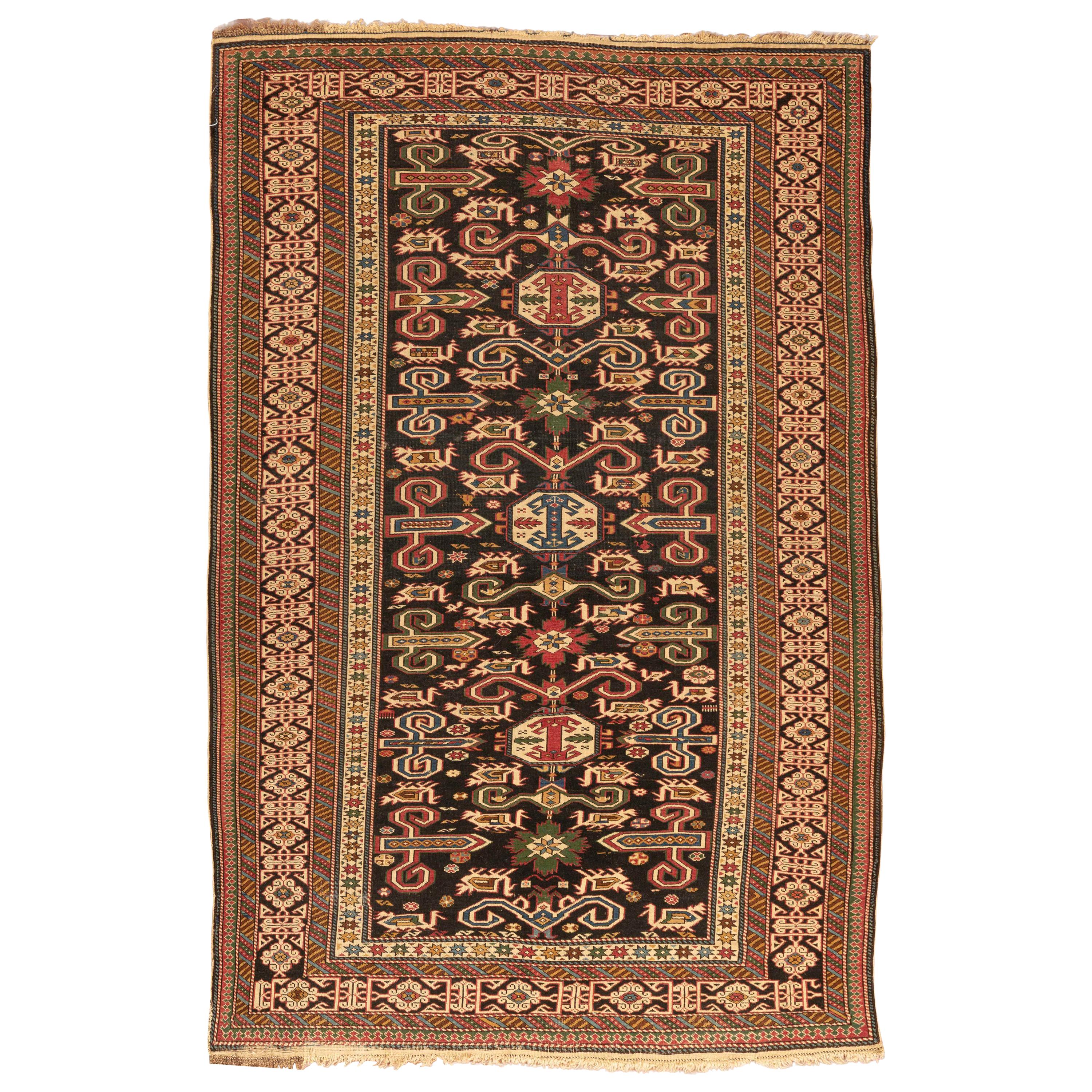 Tapis caucasien ancien Shirvan perpétuel, circa 1880  4'1 x 6'5