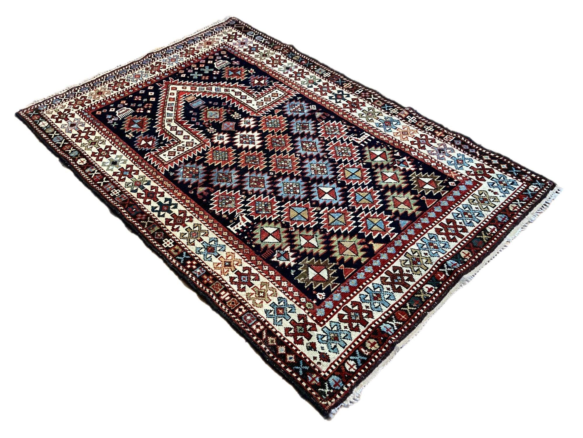 Antique Caucasian Prayer Rug In Good Condition For Sale In St. Albans, GB