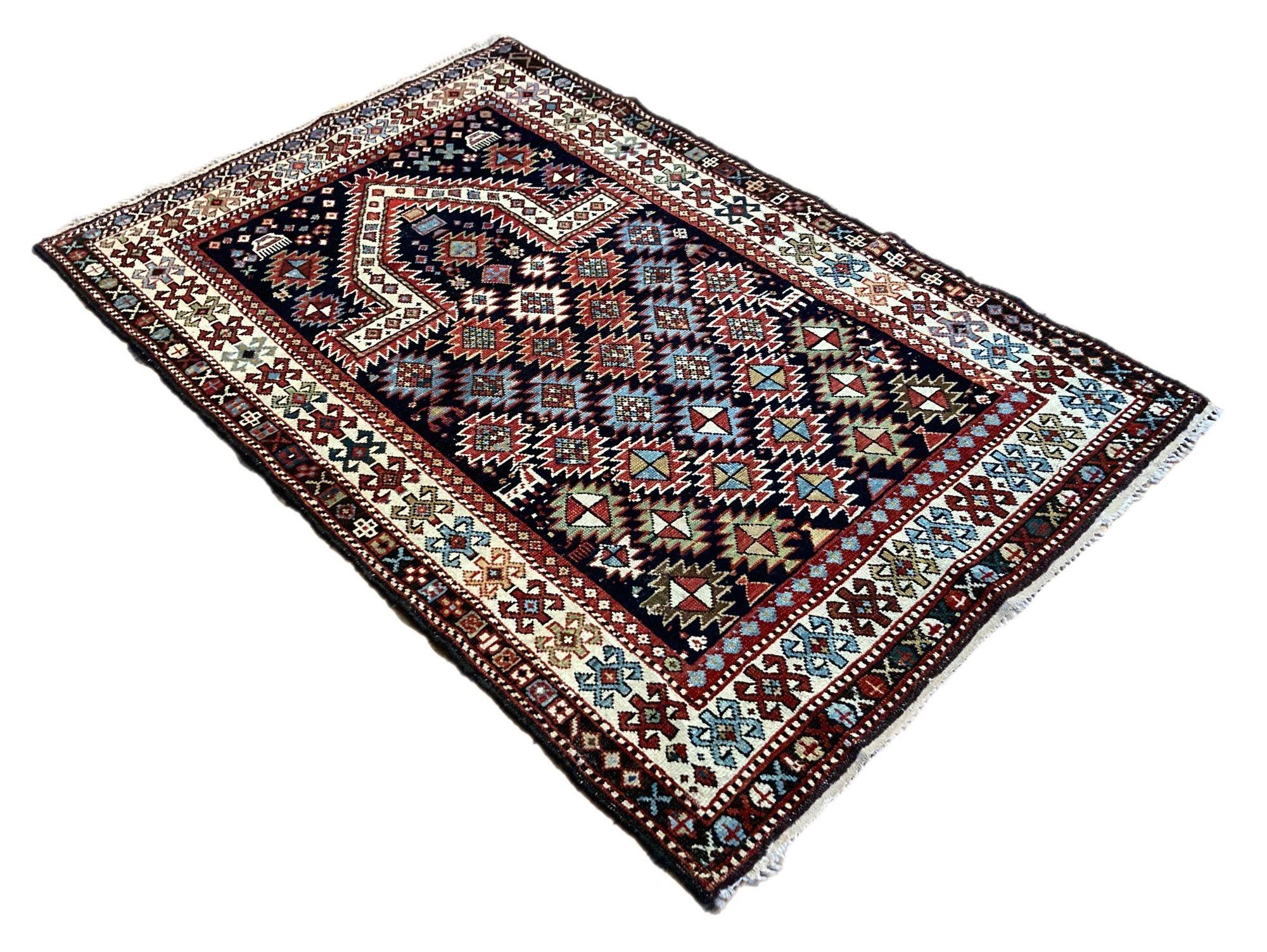 Antiker kaukasischer Gebetsteppich 1,51 m x 1,03 m im Zustand „Gut“ im Angebot in St. Albans, GB