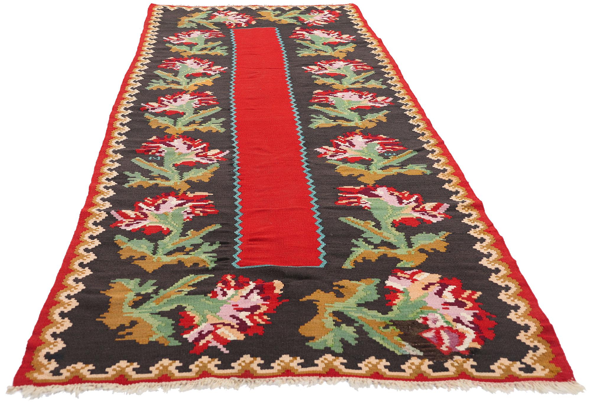 Antiker kaukasischer Rose Karabagh Karabakh Teppich aus Karabakh mit traditionellem Stil (Ästhetizismus) im Angebot