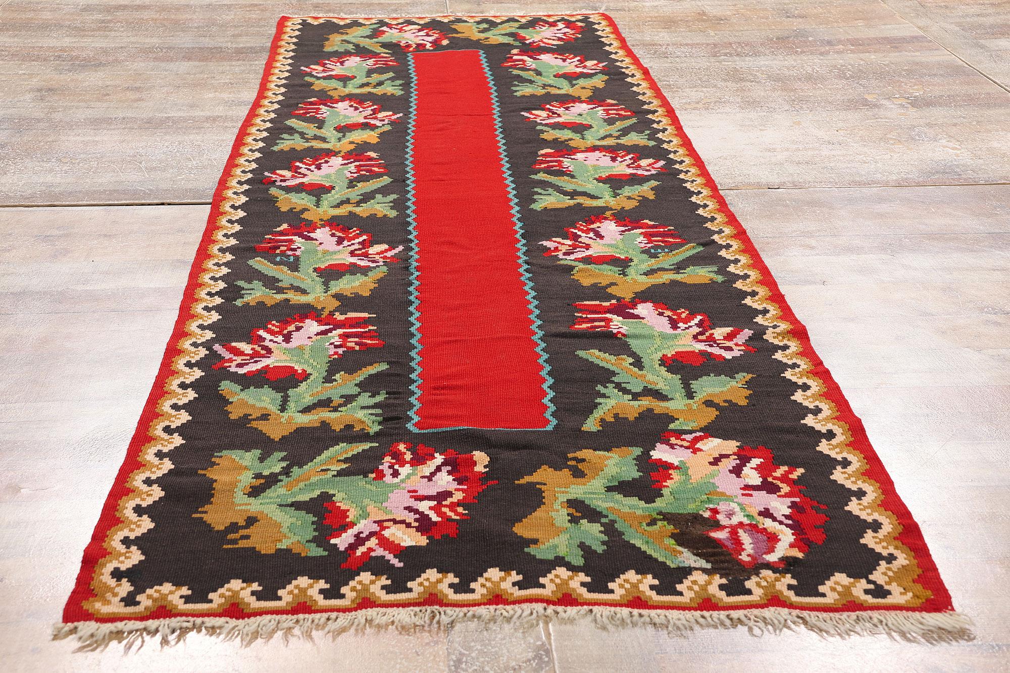 Antiker kaukasischer Rose Karabagh Karabakh Teppich aus Karabakh mit traditionellem Stil im Angebot 1