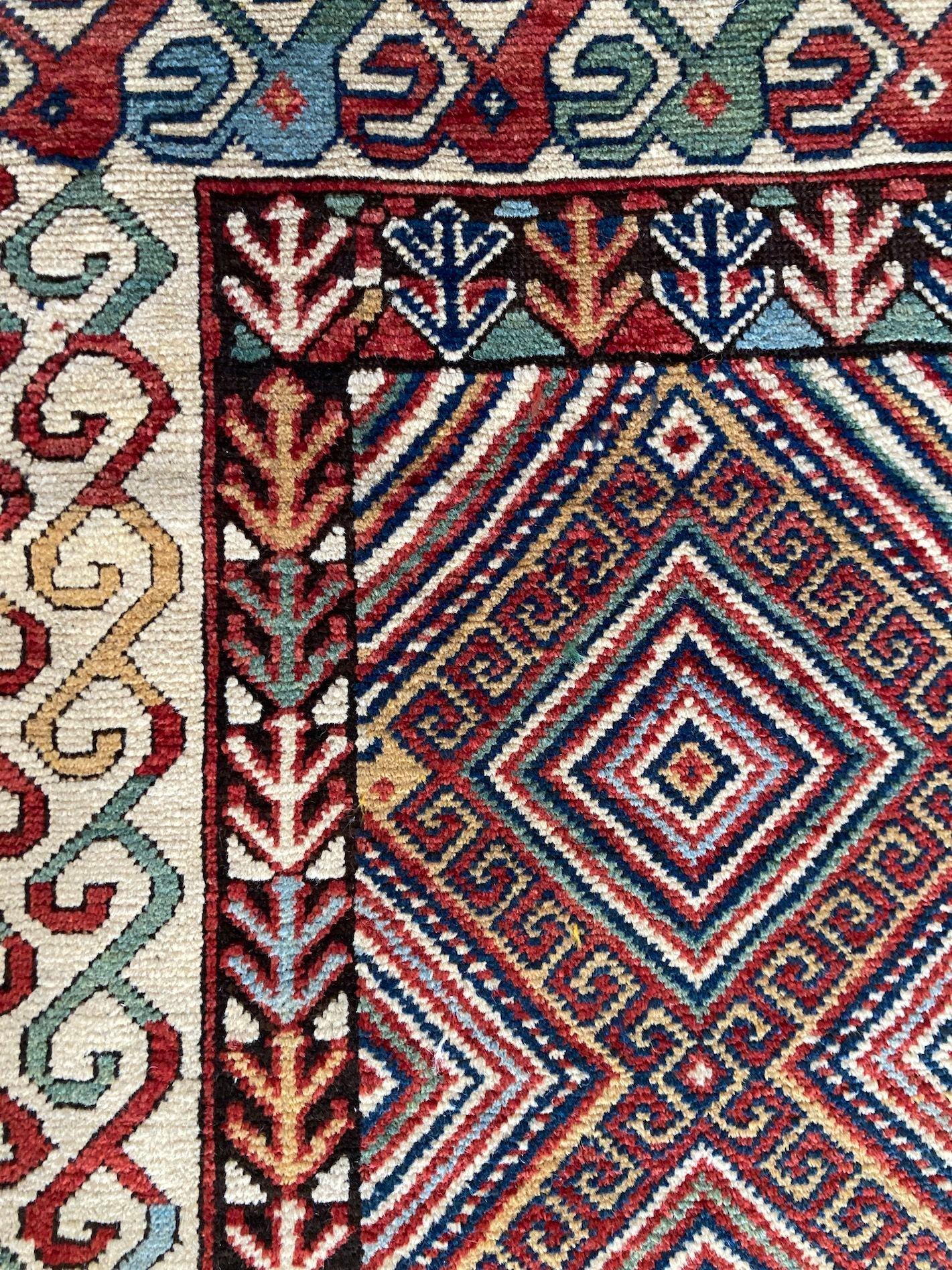 Tapis caucasien ancien de 2,58 m x 1,25 m en vente 6