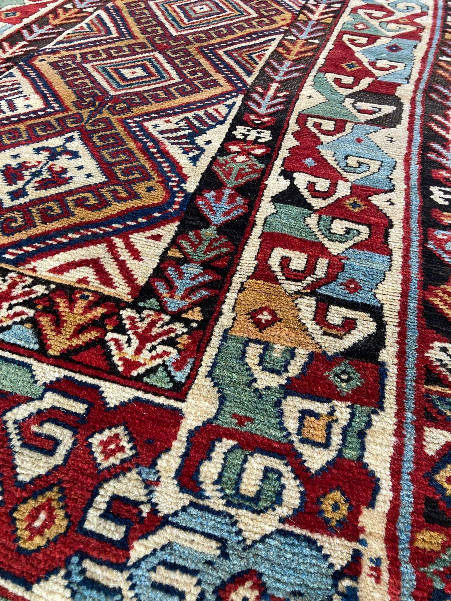 Tapis caucasien ancien de 2,58 m x 1,25 m en vente 3