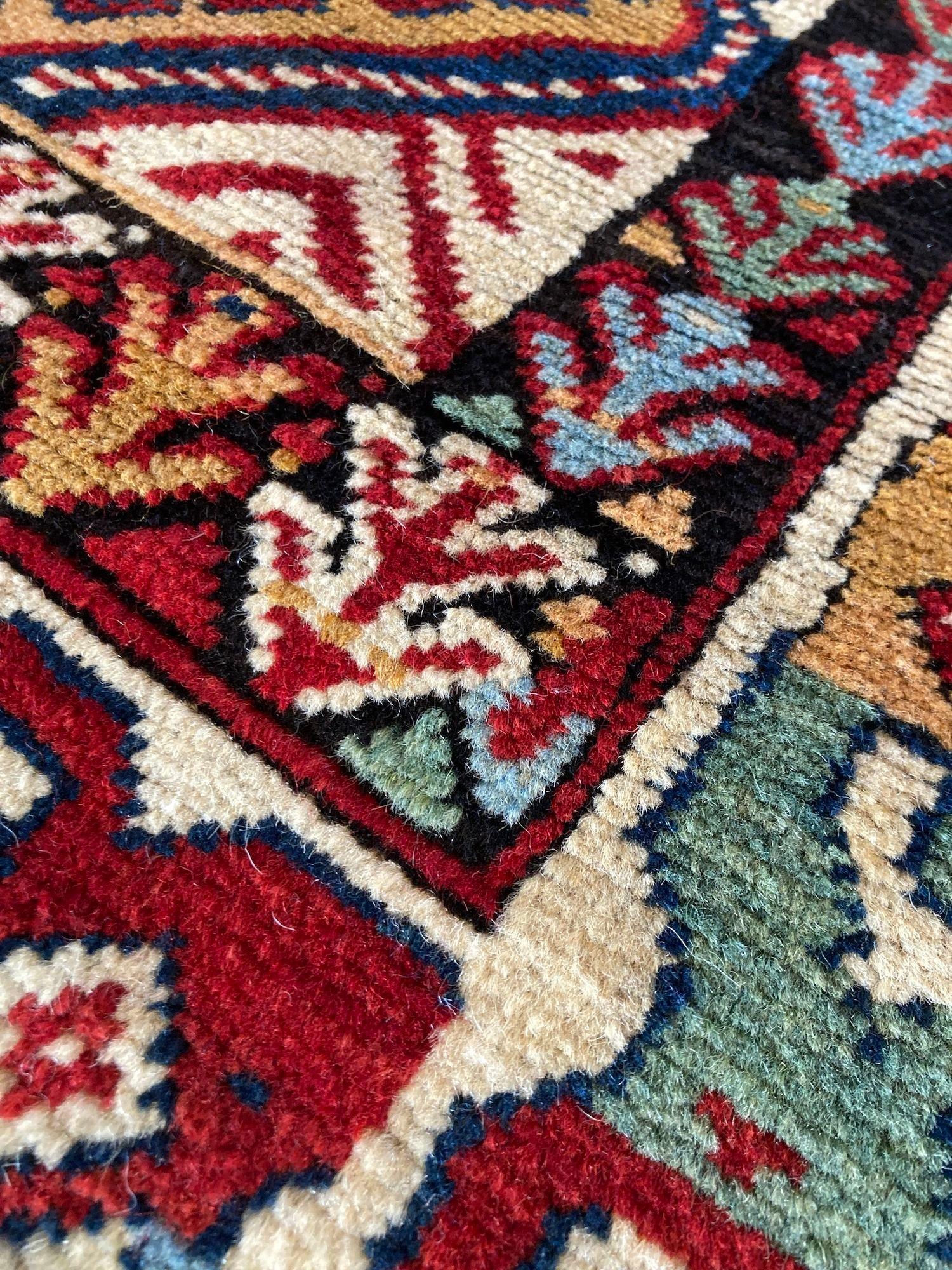 Tapis caucasien ancien de 2,58 m x 1,25 m en vente 4