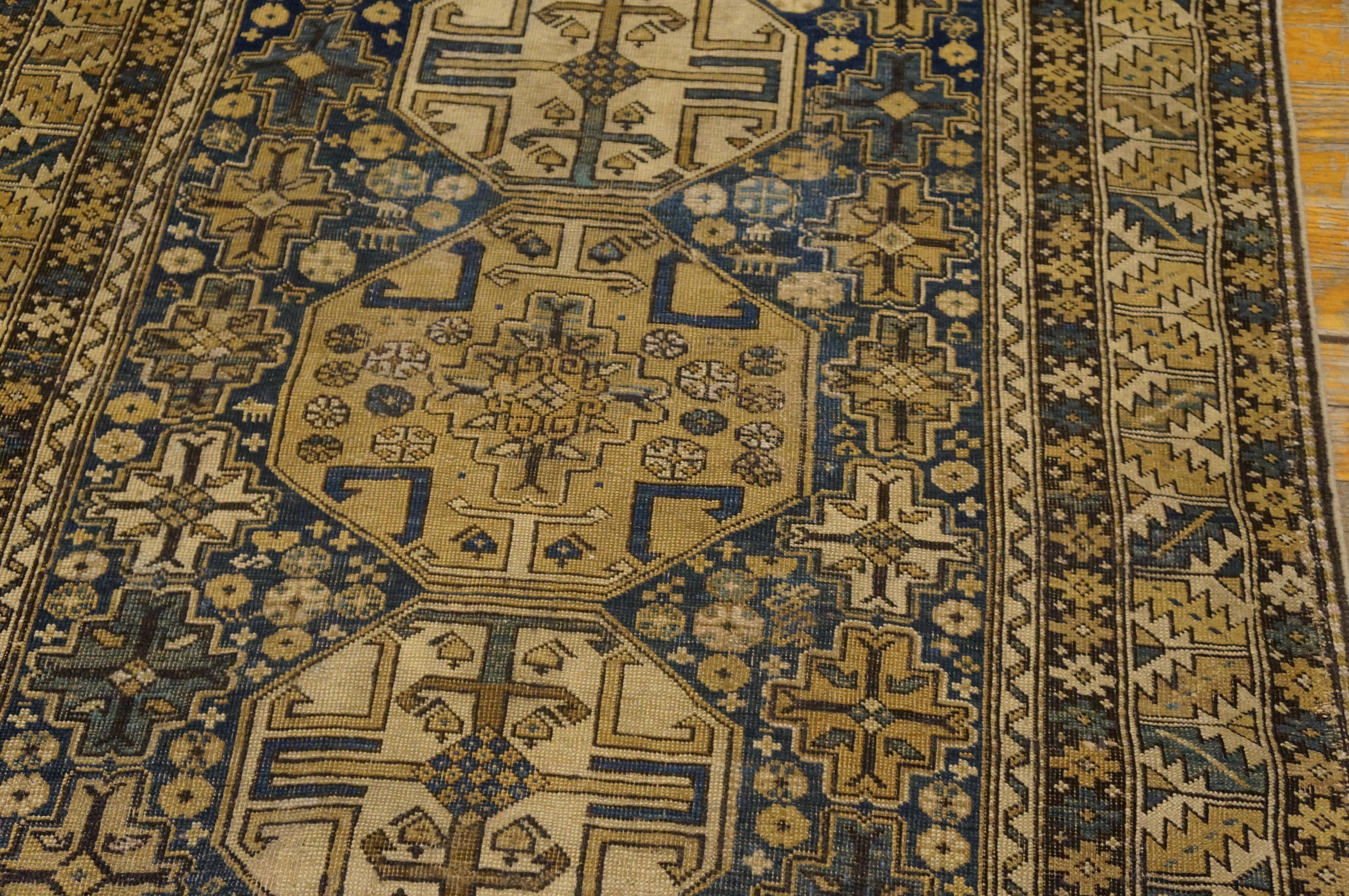 Antique Caucasian rug. Meaures: 3'6