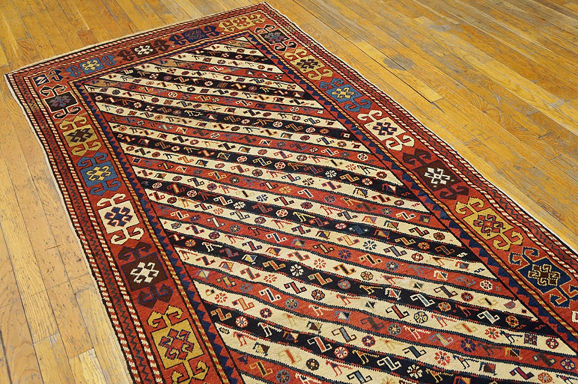 Antiker kaukasischer Teppich (Handgeknüpft) im Angebot