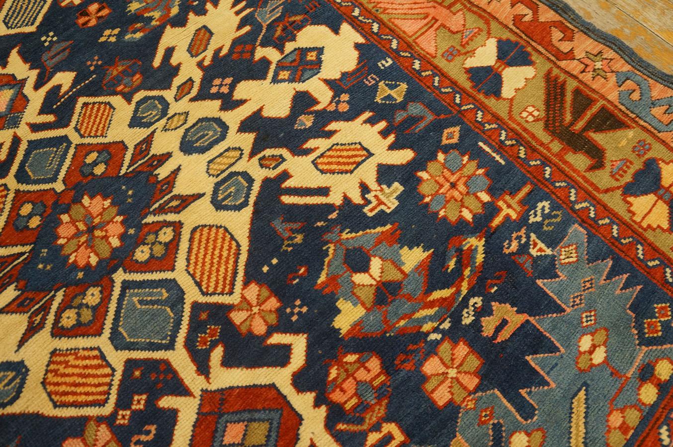 Tapis caucasien Bidjov de la fin du XIXe siècle (4'6'' x 5'8'' - 122 x 183 cm) en vente 3