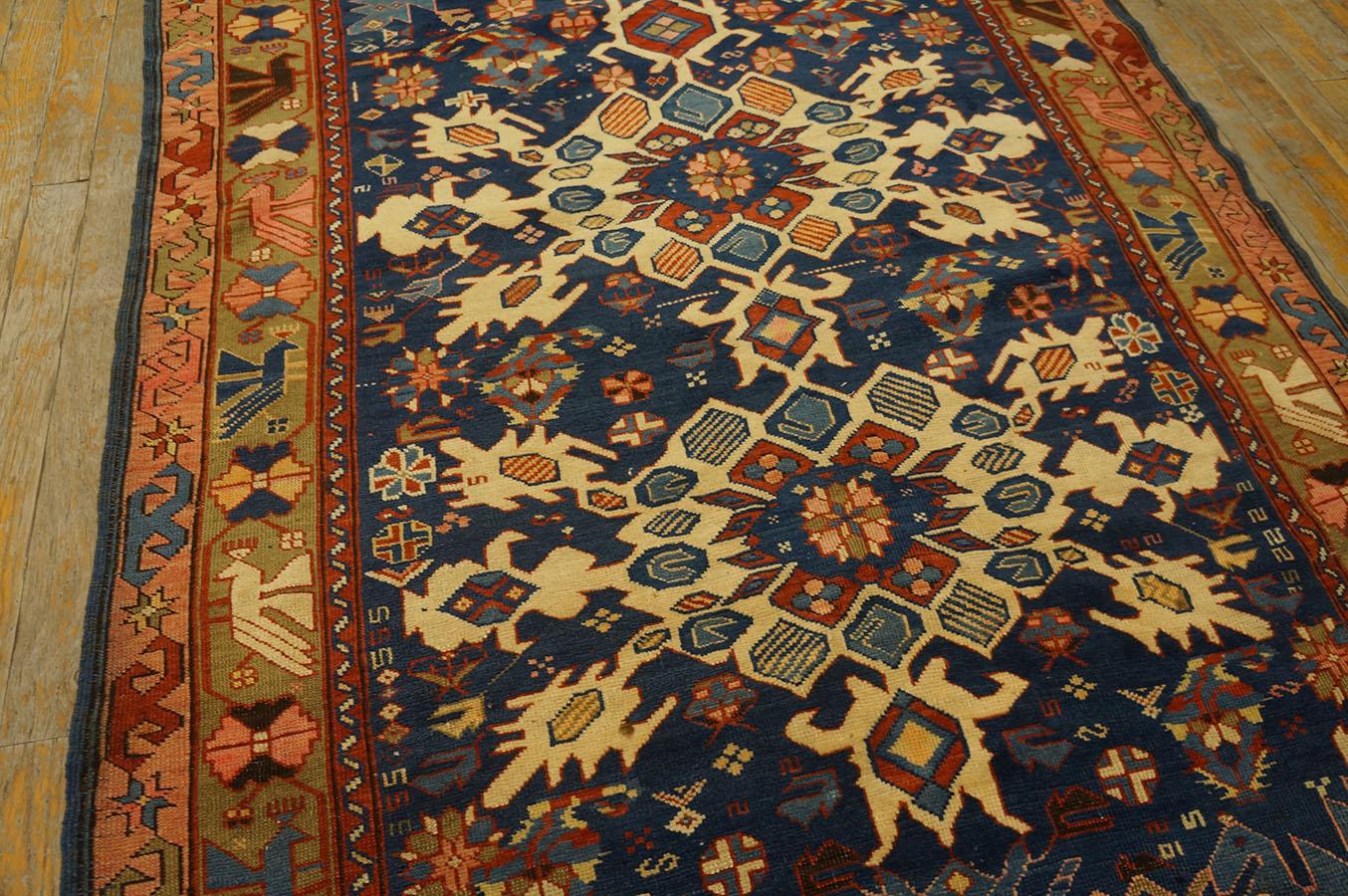 Noué à la main Tapis caucasien Bidjov de la fin du XIXe siècle (4'6'' x 5'8'' - 122 x 183 cm) en vente