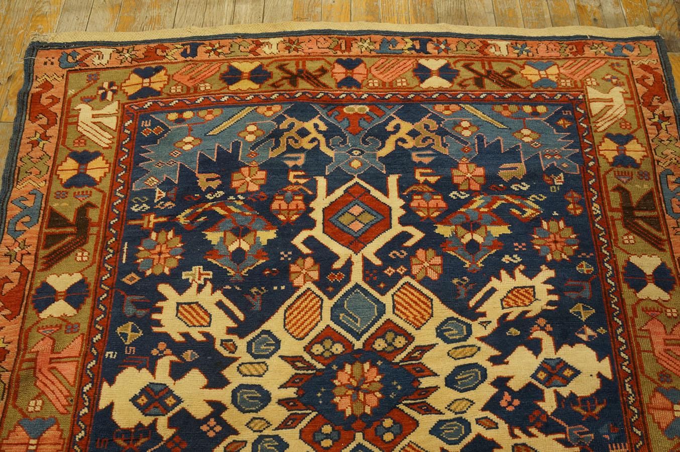 Fin du XIXe siècle Tapis caucasien Bidjov de la fin du XIXe siècle (4'6'' x 5'8'' - 122 x 183 cm) en vente