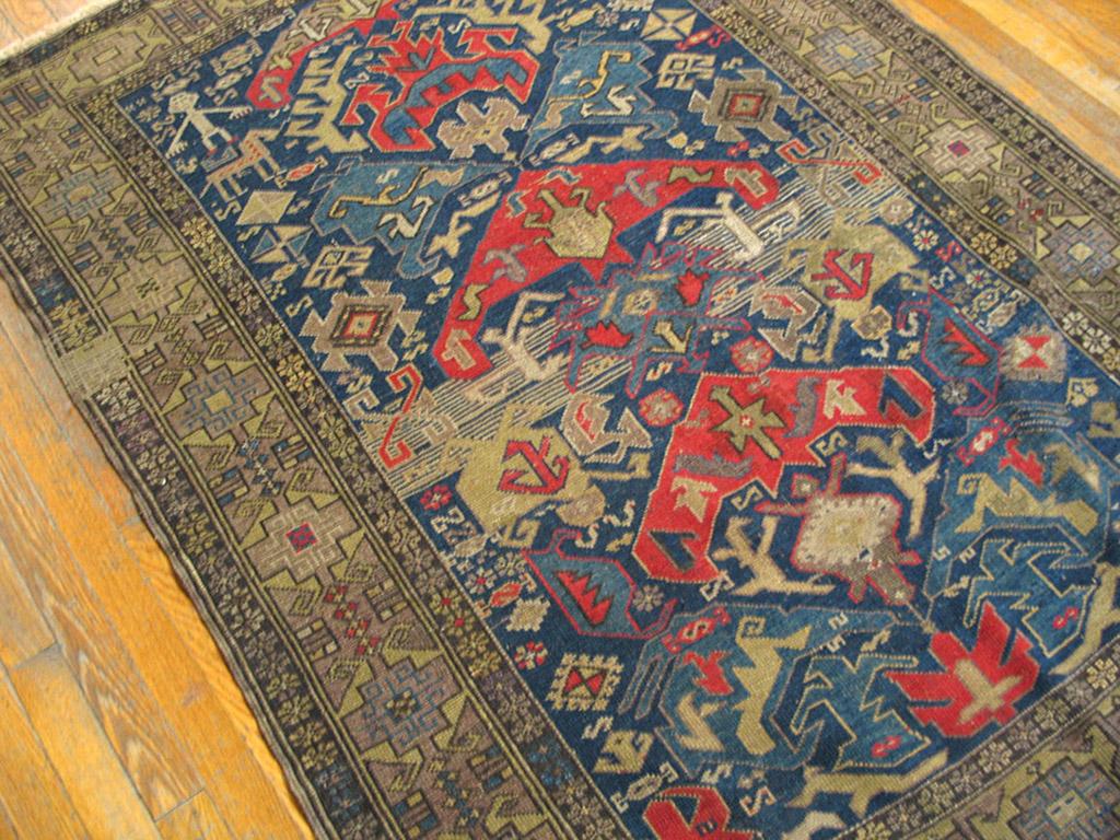 Early 20th Century 1930s Caucasian Rug  ( 4' 2'' x 5' 9'' - 127 x 175 cm ) For Sale