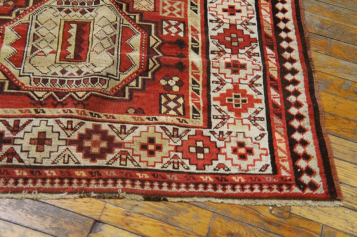 Early 20th Century Caucasian Karabagh Carpet ( 4' x 9' - 122 x 274 ) In Good Condition For Sale In New York, NY