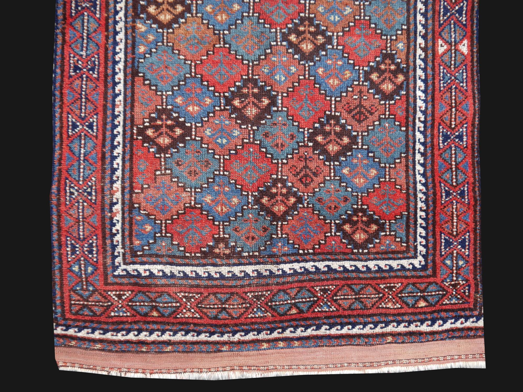 Antiker kaukasischer Teppich (Stammeskunst) im Angebot