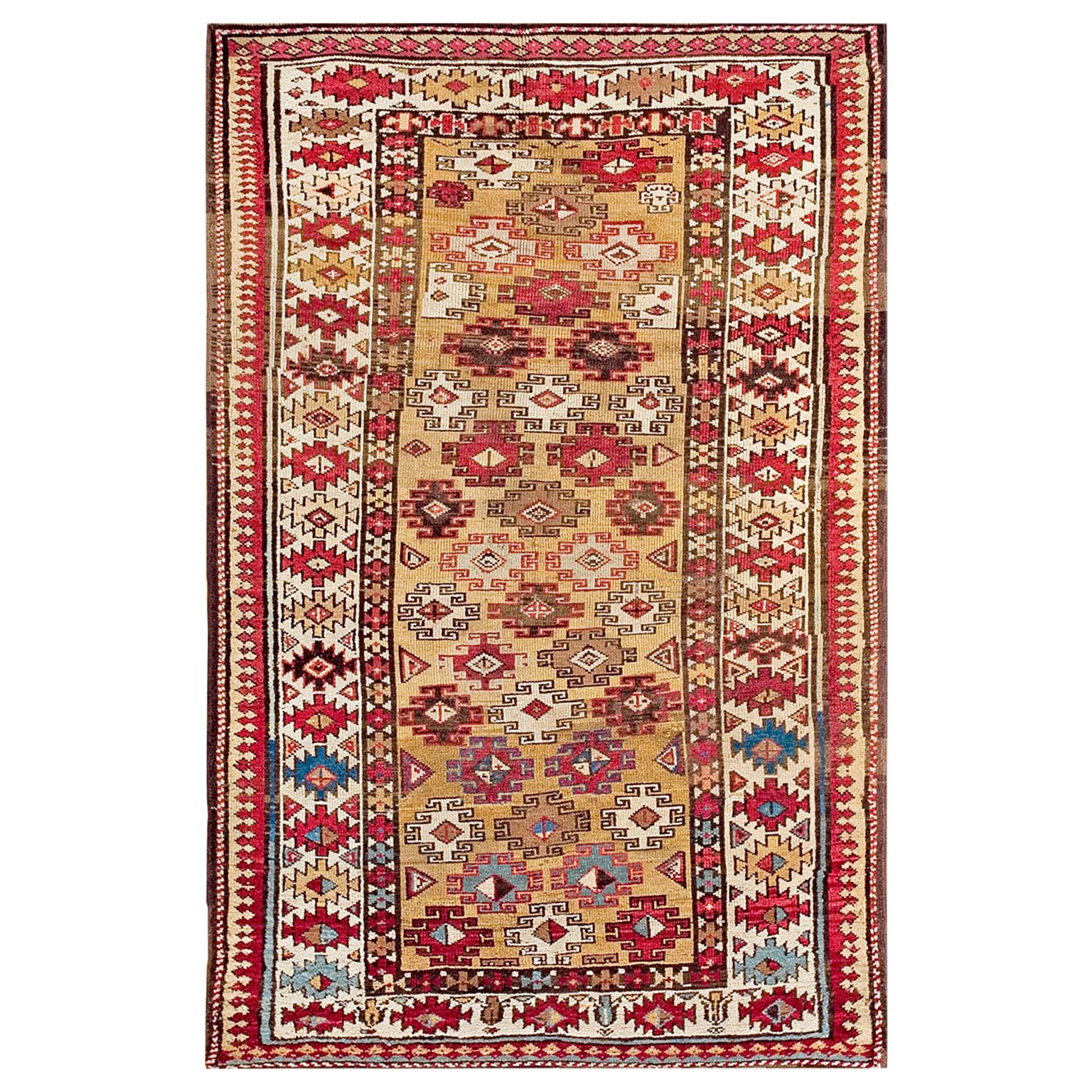 Kaukasischer Moghan-Teppich aus dem frühen 20. Jahrhundert ( 3'6" x 5'7" - 107 x 170)