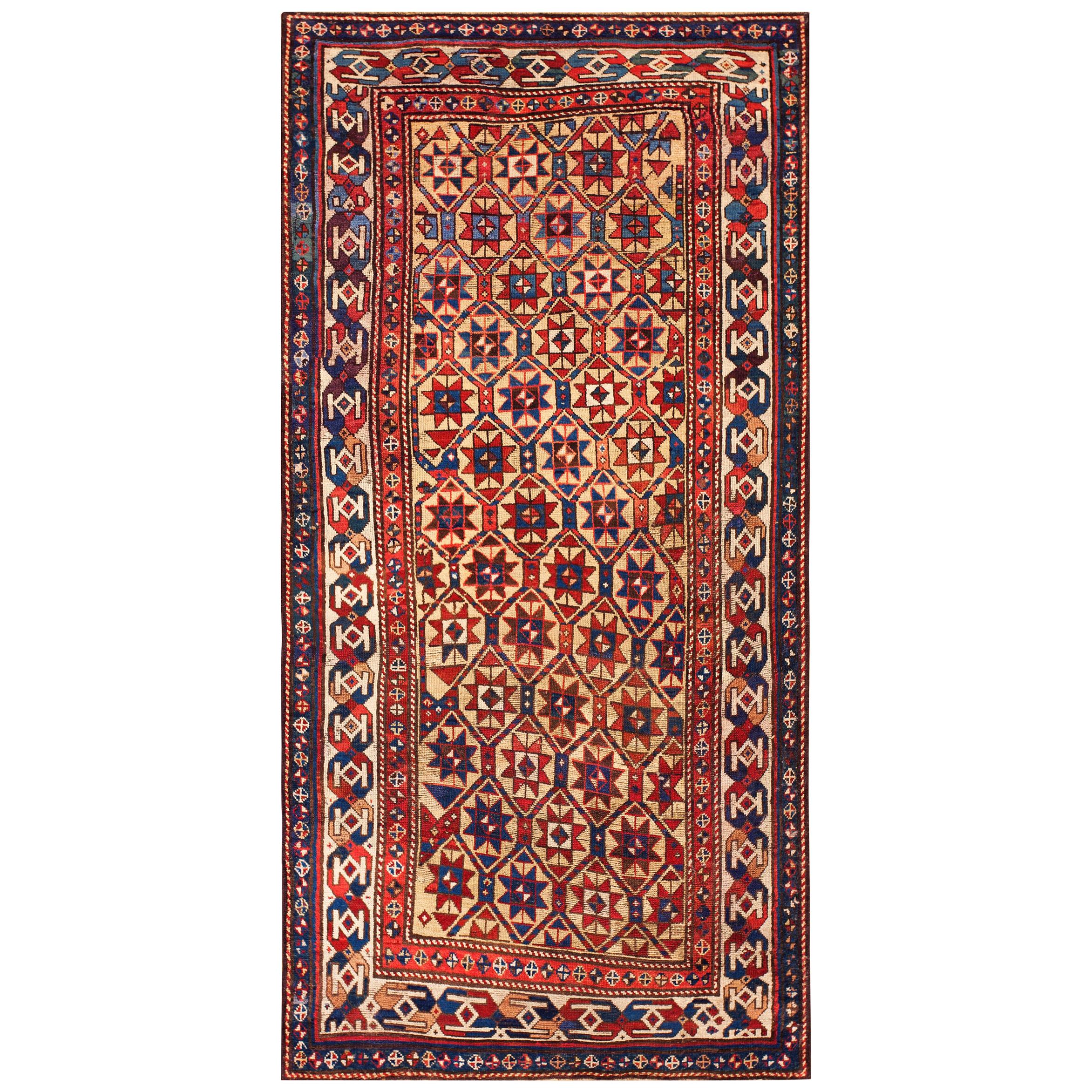 Tapis caucasien du 19ème siècle en Kazak ( 3'10" x 8' - 117 x 244 )