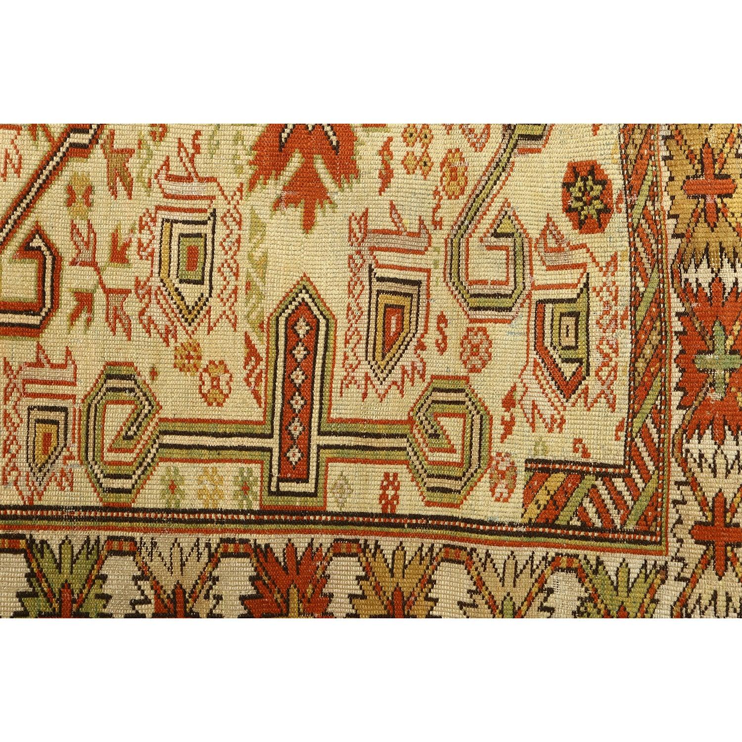 Noué à la main Tapis caucasien ancien en laine 6'x4' en vente