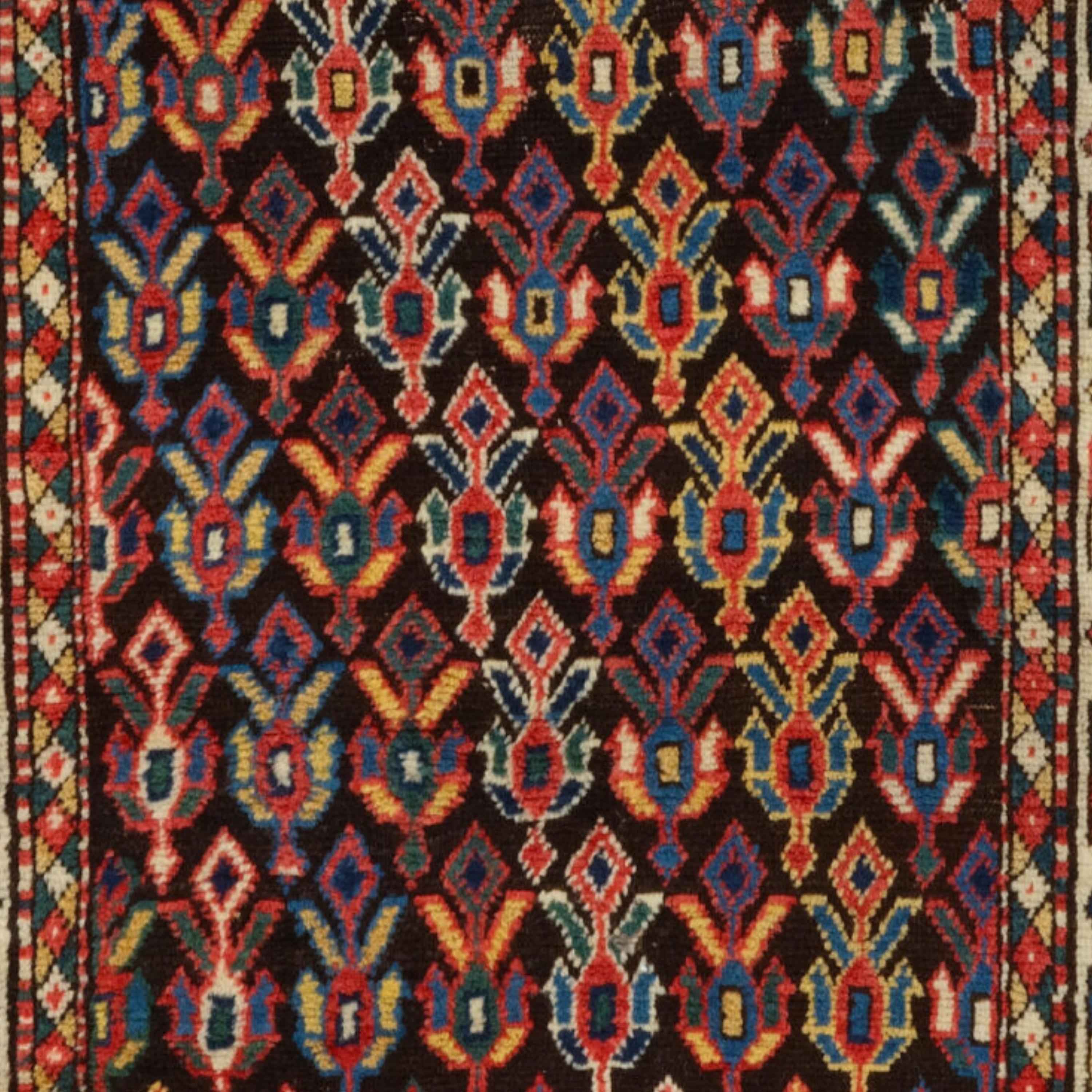 Antique Caucasian Rug - Late Of The 19th Century Caucasian Rug, Antique Rug In Good Condition For Sale In Sultanahmet, 34