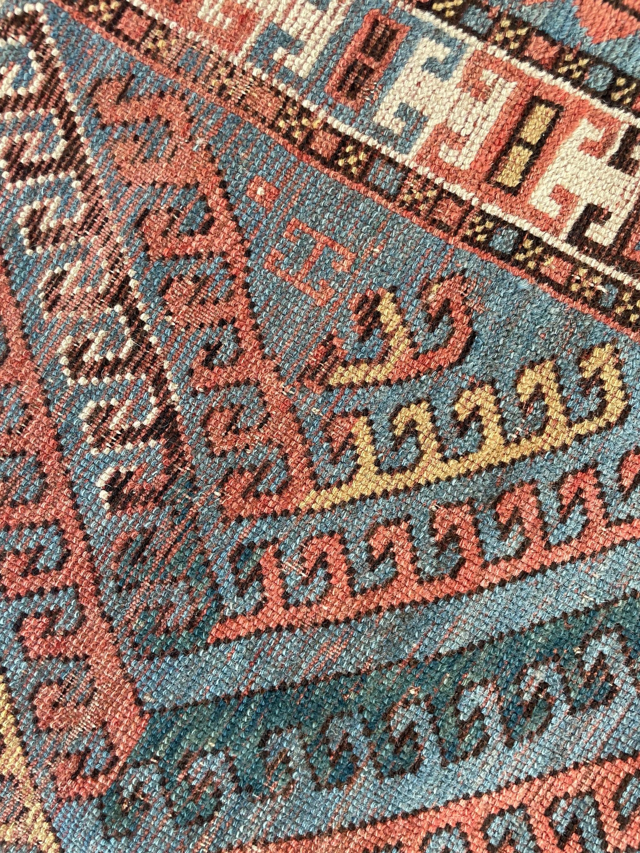 Tapis caucasien ancien avec corne de bélier soulignée de diamants, vers 1910-20'' en vente 10