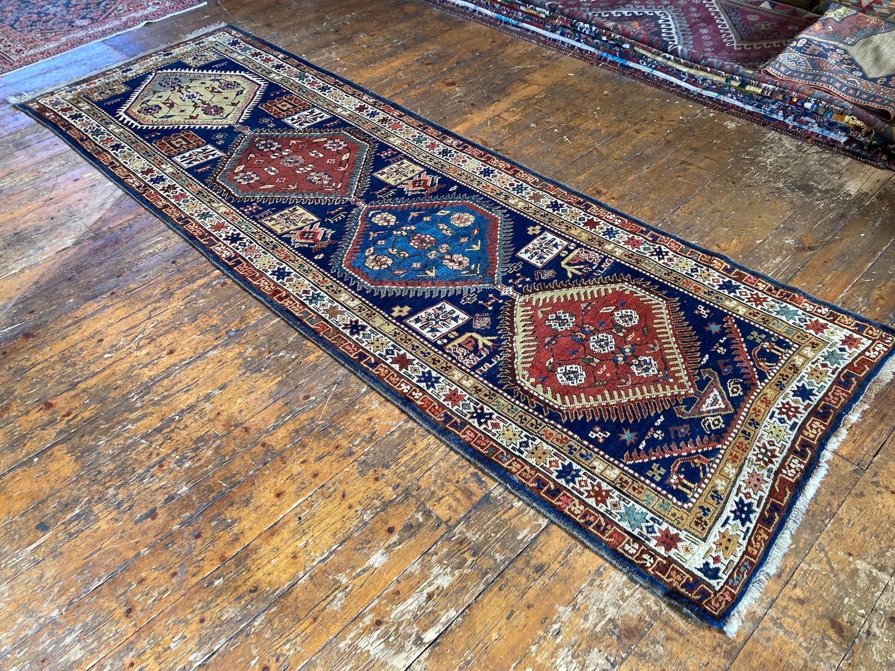 Antiker kaukasischer Läufer 2,93 m x 0,99 m (Aserbaidschanisch) im Angebot