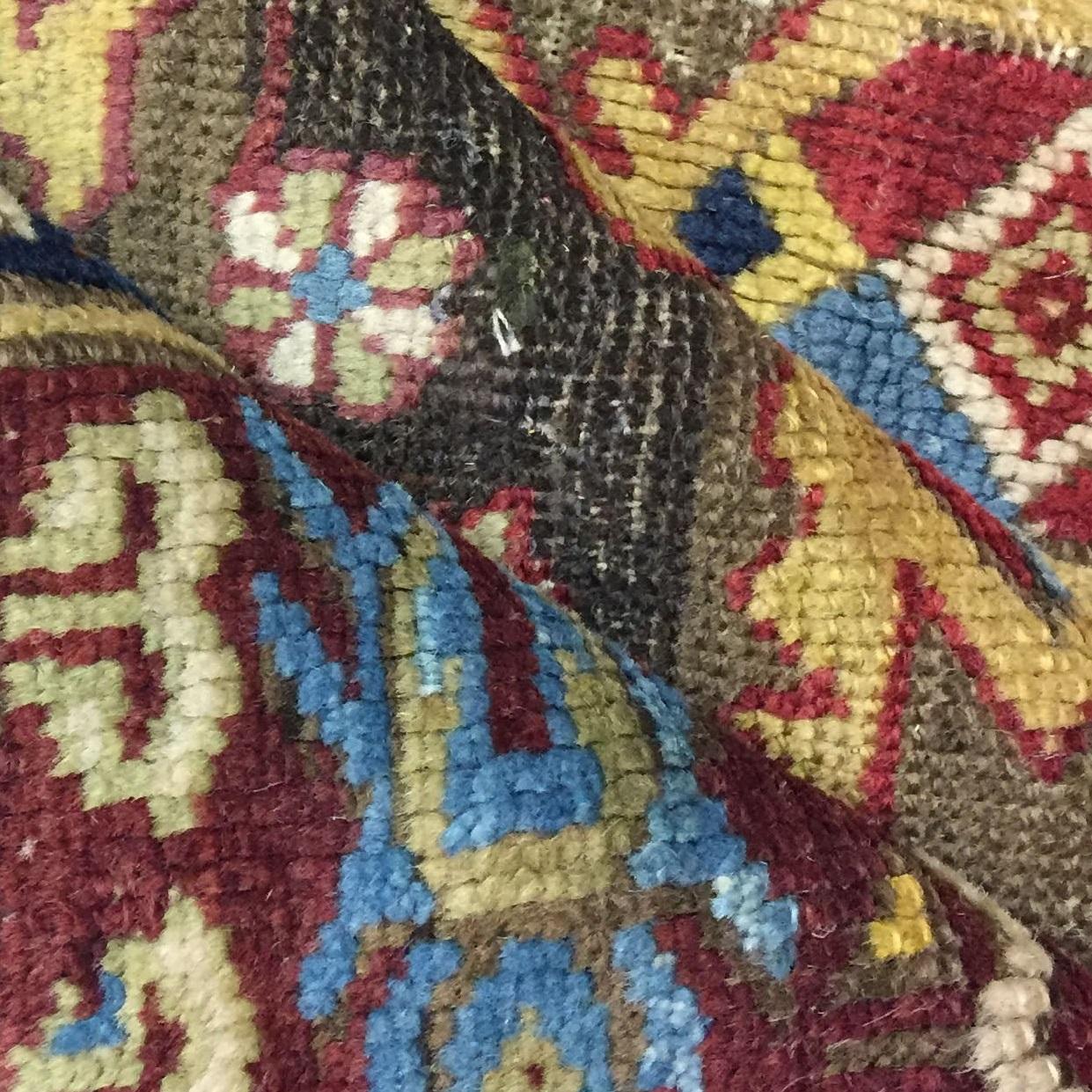 Antique Caucasian Seychour Rug, 5'3 x 10'3 In Good Condition For Sale In New York, NY