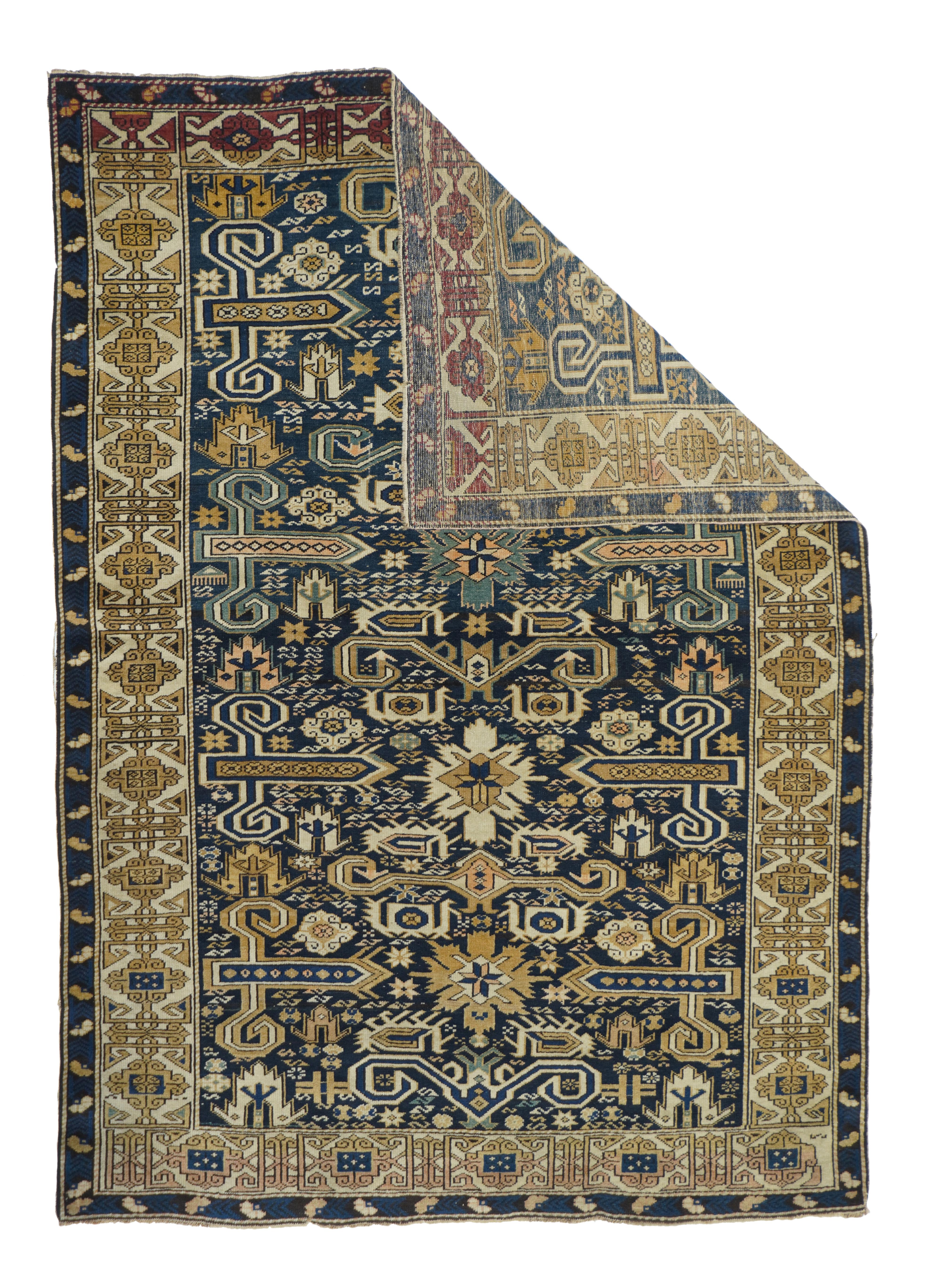 Tapis de Shirvan, revêtement de sol fabriqué à la main dans la région de Shirvan en Azerbaïdjan, dans le sud-est du Caucase. À l'exception d'un groupe de tapis tissés dans les environs de Bakou, la plupart des Shirvans sont de petite taille, les