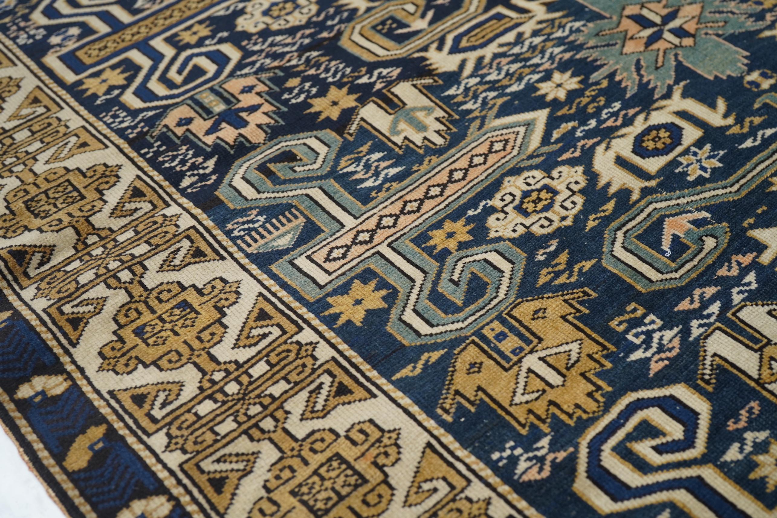 Noué à la main Tapis Shirvan caucasien ancien de 3'10