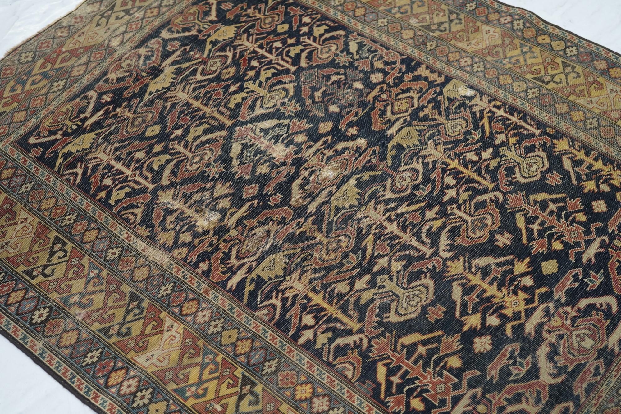 Noué à la main Tapis Shirvan caucasien ancien 4'3