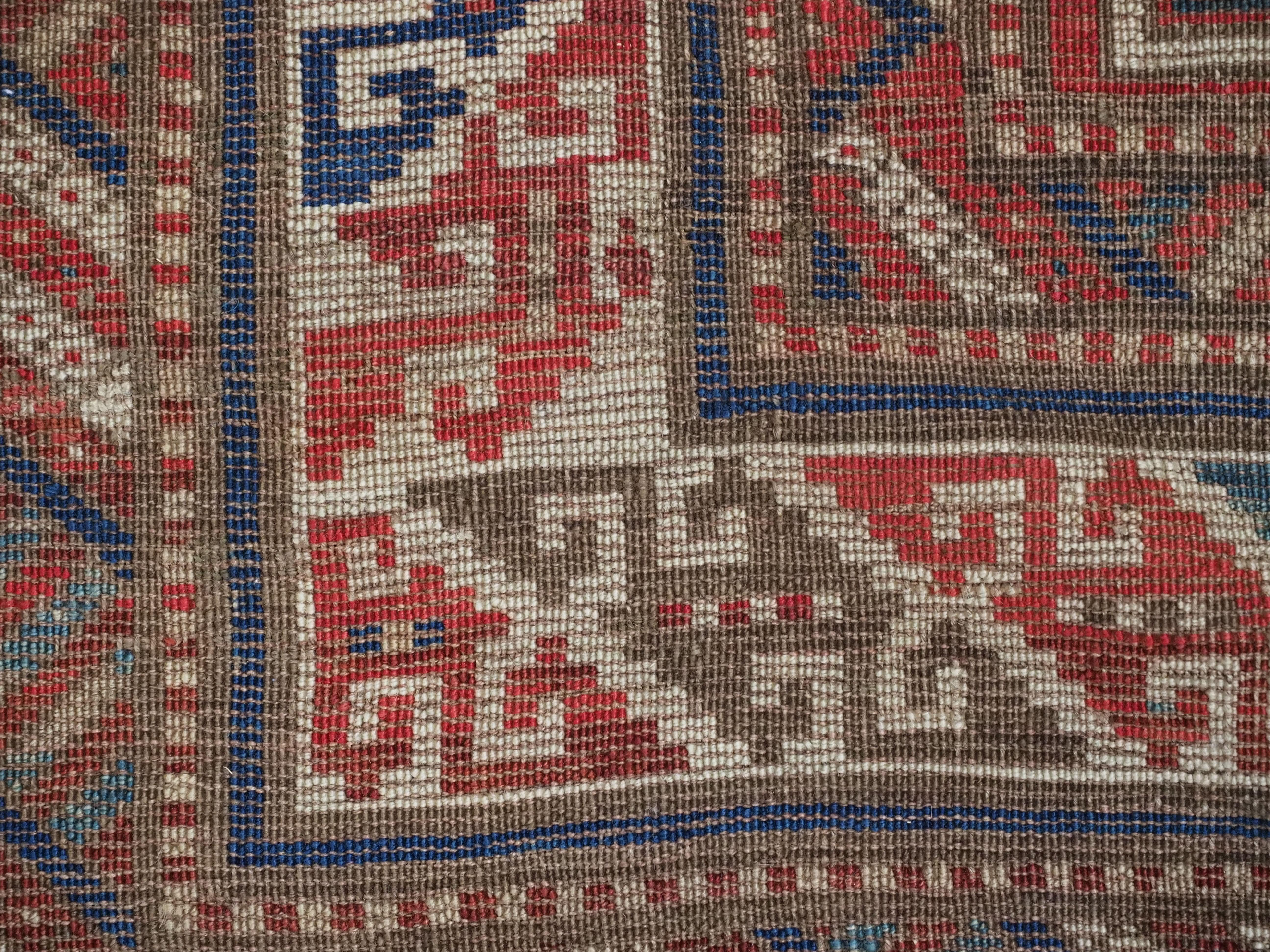 Antiker kaukasischer langer Kasachischer Shirvan Baku-Teppich mit Gartendesign „Surahani“, 1892. im Angebot 9