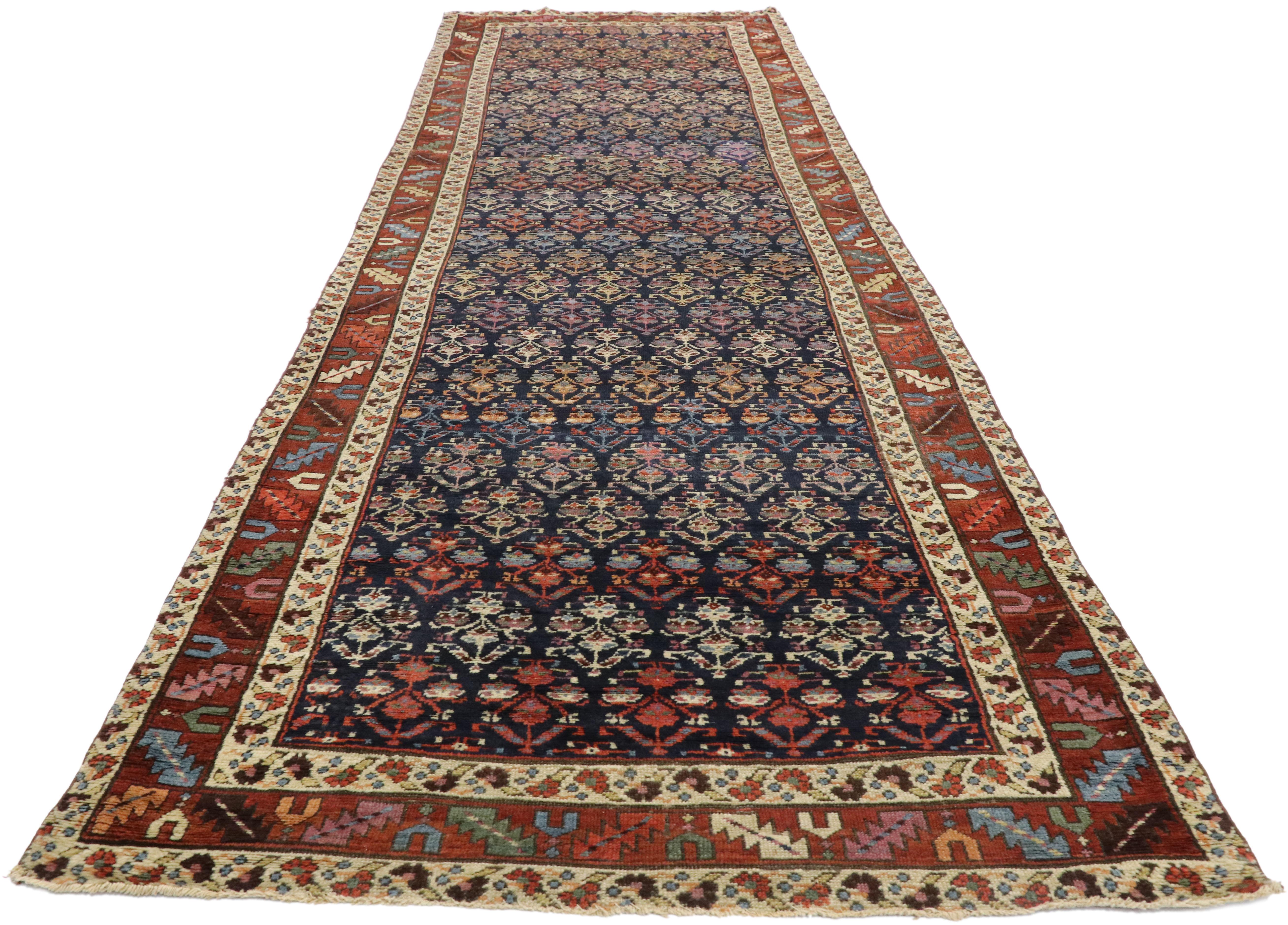 Kazakh Tapis de couloir Shirvan caucasien ancien avec motif Boteh et style fédéral moderne en vente