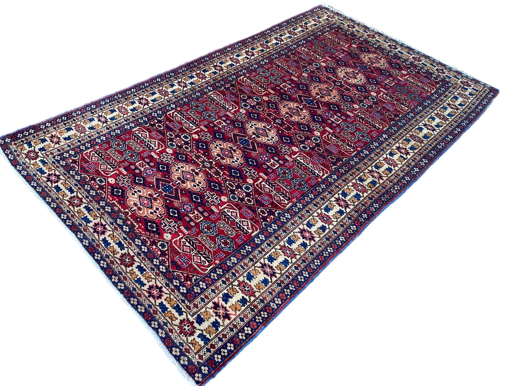 Antique Caucasian Shirvan Carpet 2.67m X 1.60m In Good Condition For Sale In St. Albans, GB