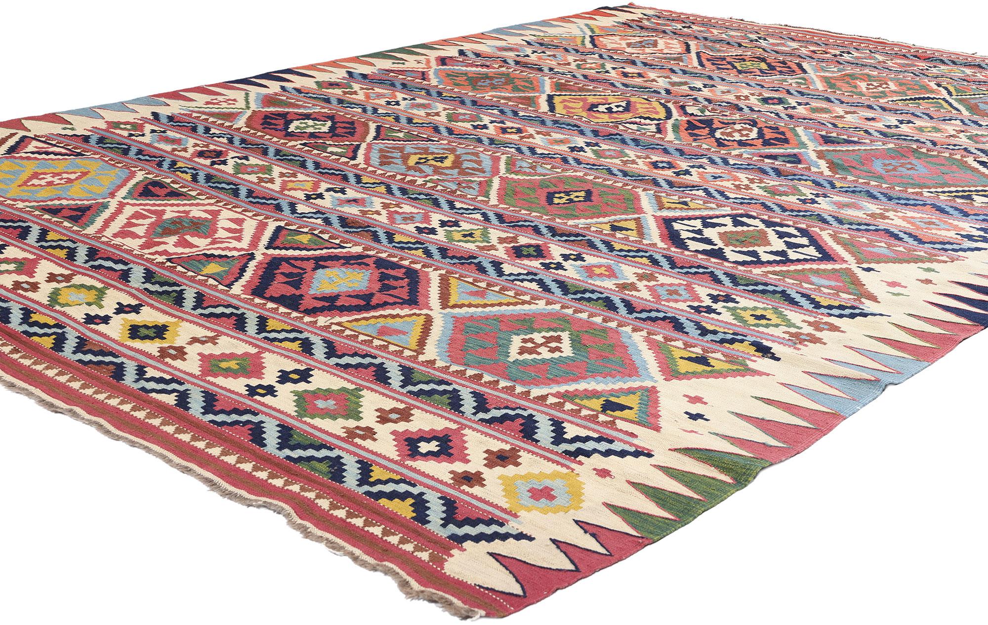 78946 Antique Caucasian Shirvan Kilim Rug, 07'00 x 10'01. Cet exquis tapis kilim caucasien antique en laine, tissé à la main par les maîtres tisserands de la région de Shirvan, dans le sud du Caucase, est une brillante démonstration de l'art et de