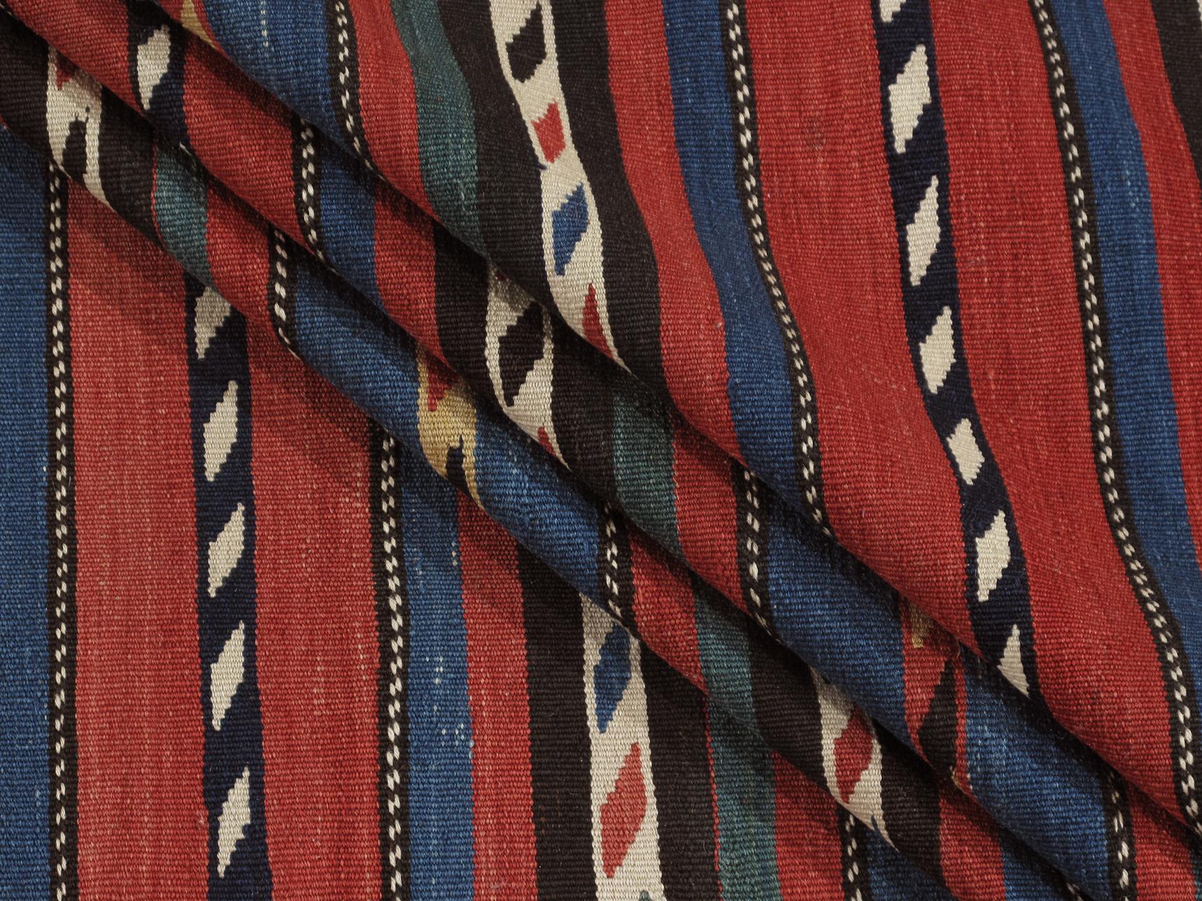 Antiker kaukasischer Flachgewebe-Teppich aus Schirwan (Handgewebt) im Angebot