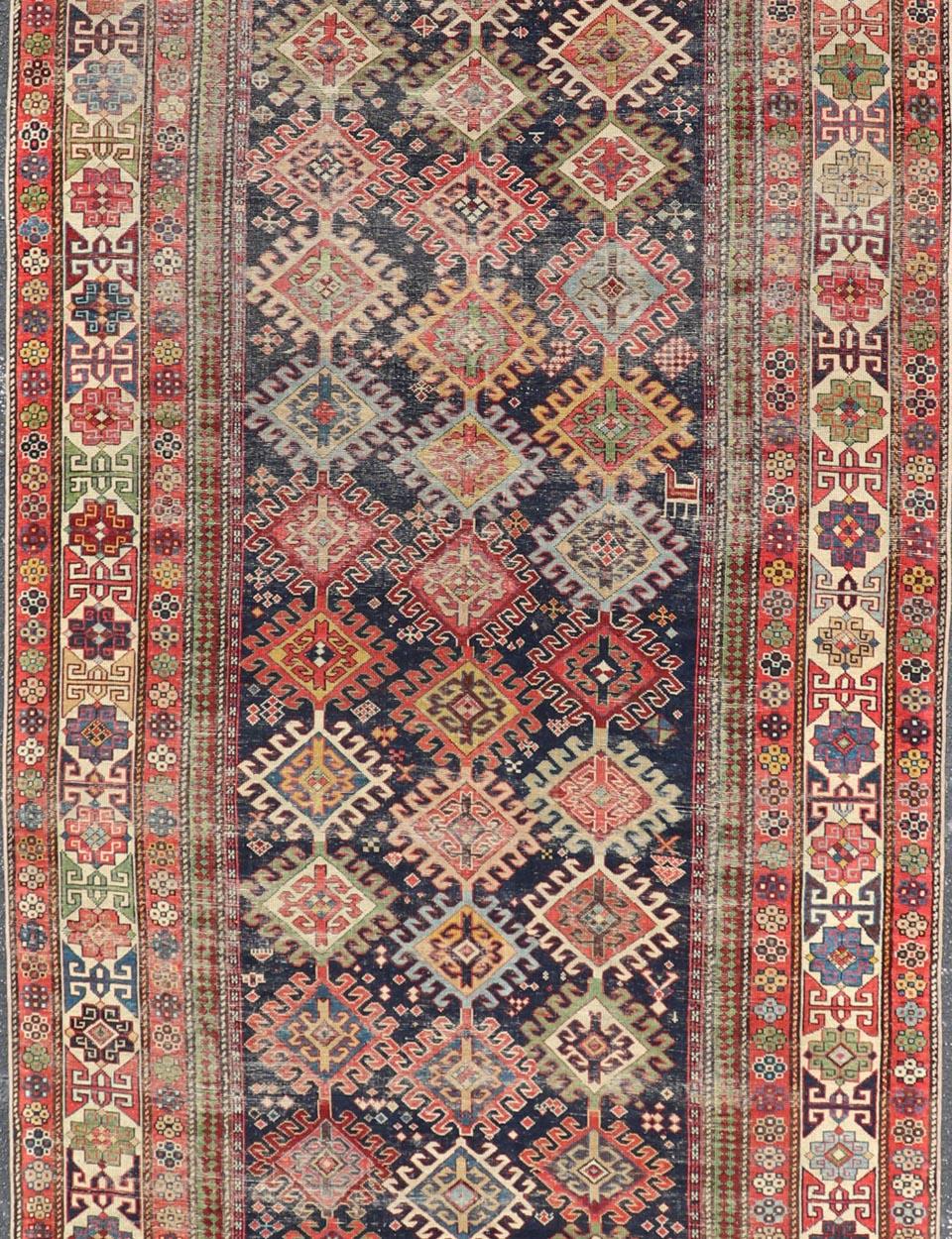 Ancien tapis caucasien Shirvan Gallery avec motifs géométriques en forme de diamants  4'6 x 12'0 en vente 3
