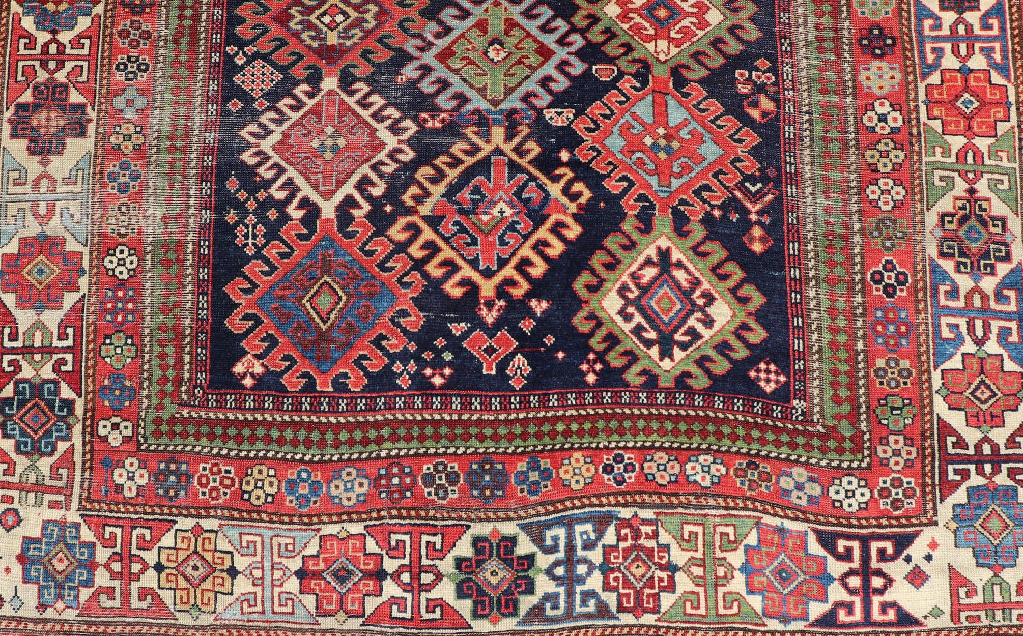 Noué à la main Ancien tapis caucasien Shirvan Gallery avec motifs géométriques en forme de diamants  4'6 x 12'0 en vente